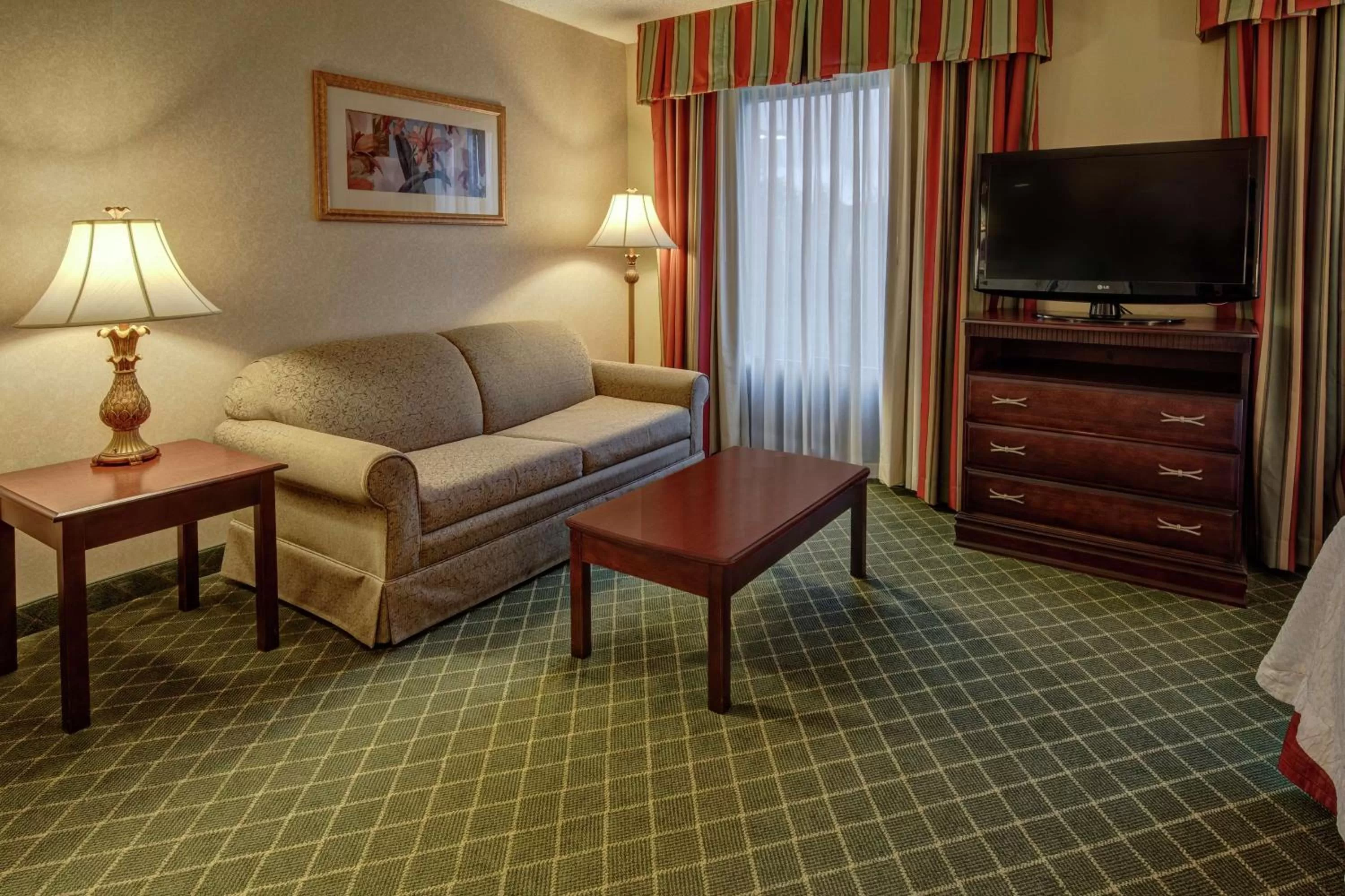 Bedroom, Bed in Hampton Inn Cambridge