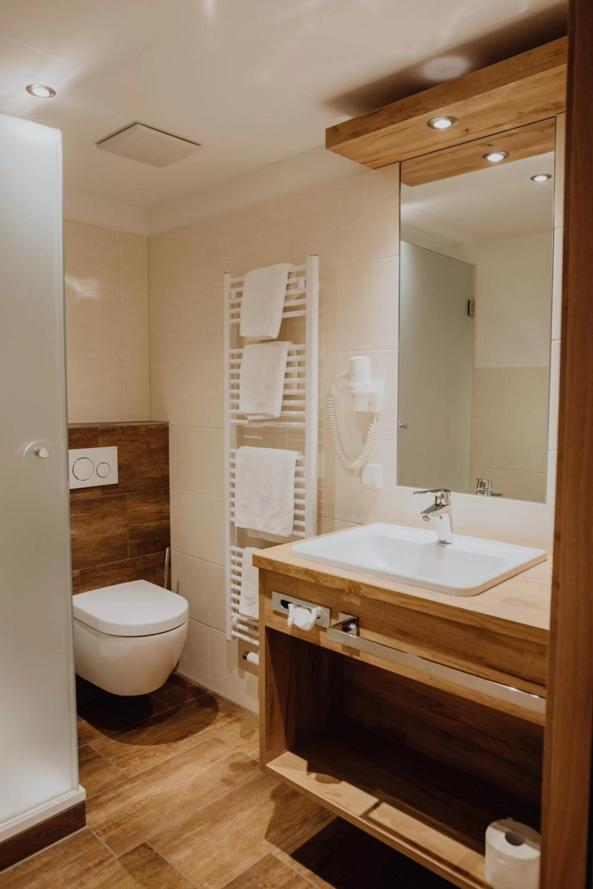 Bathroom in Panorama Hotel Gasthof Leidingerhof