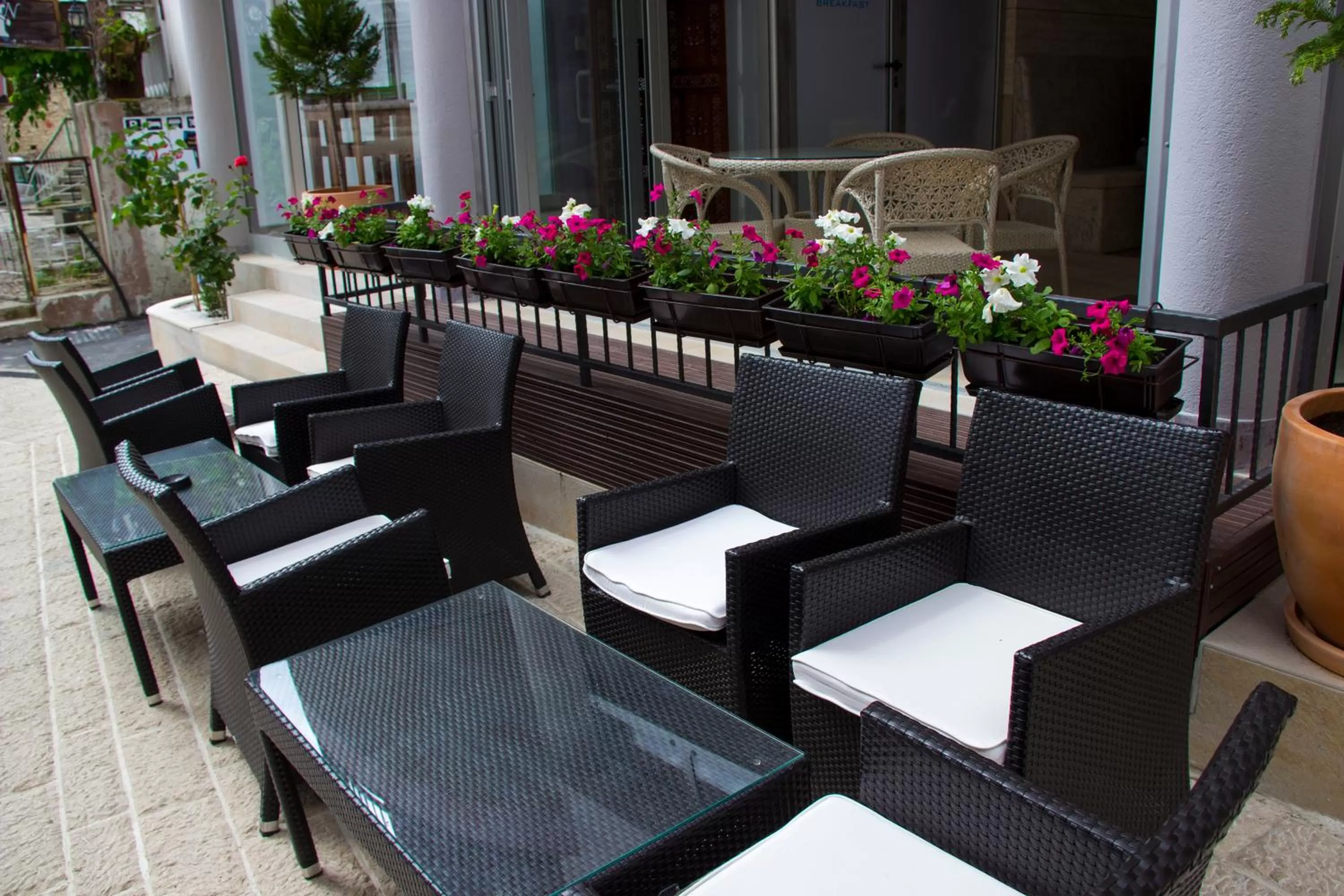 Property building, Restaurant/Places to Eat in Hotel & Rooms Lombrelle