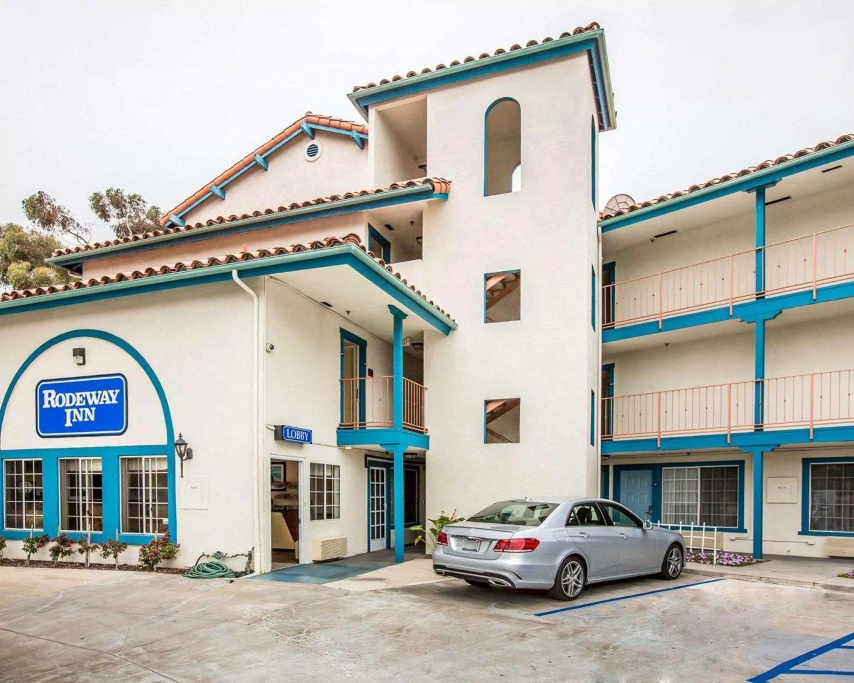 Property building in Rodeway Inn San Clemente Beach