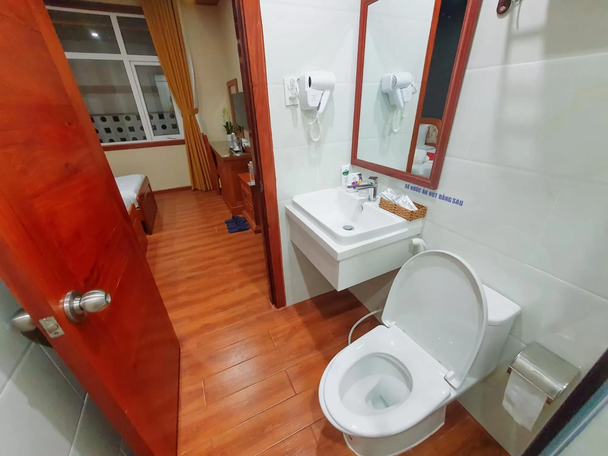 Toilet, Bathroom in LEHA Saigon Hotel Airport