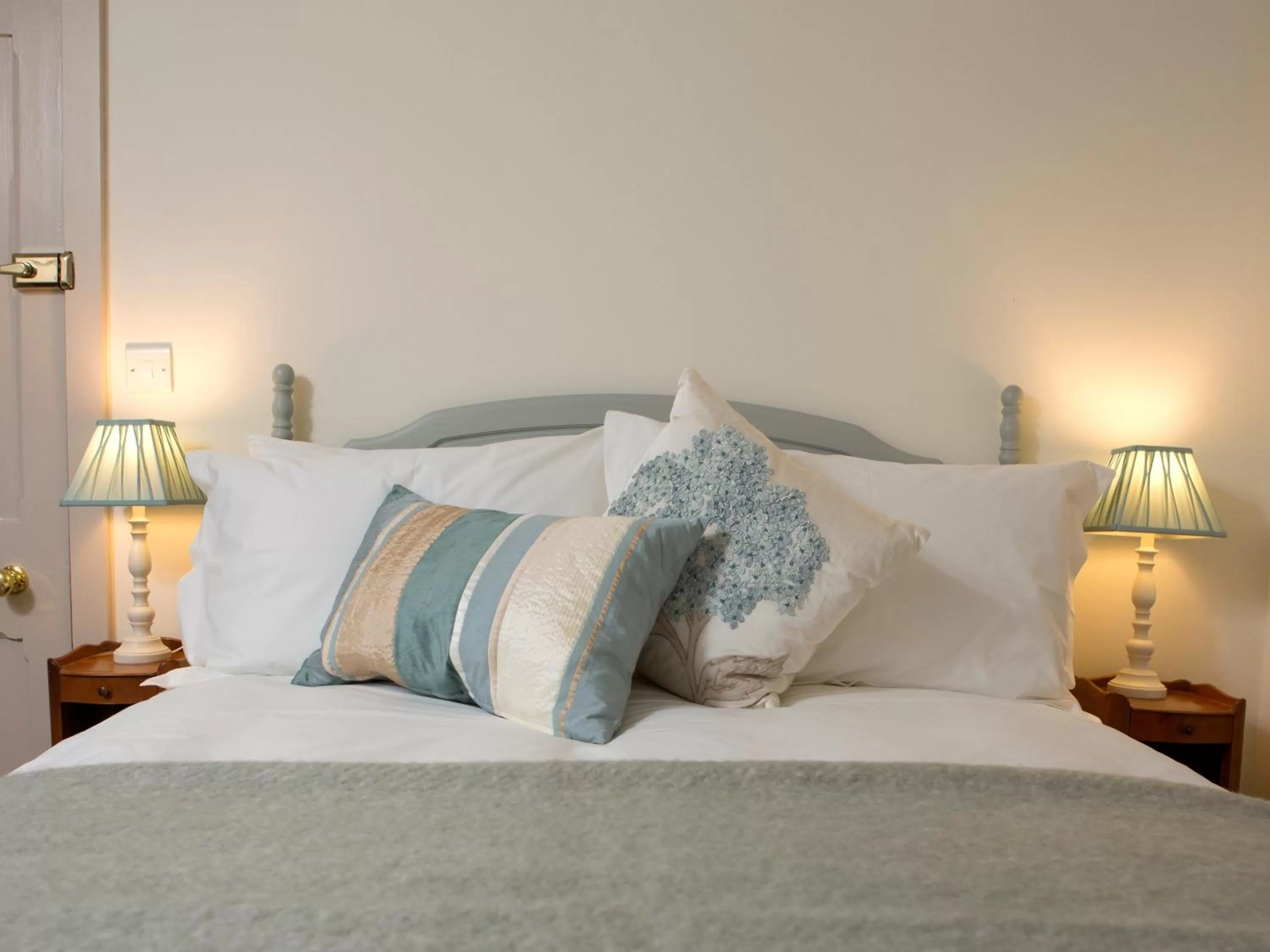 Decorative detail, Bed in The Greyhound Inn