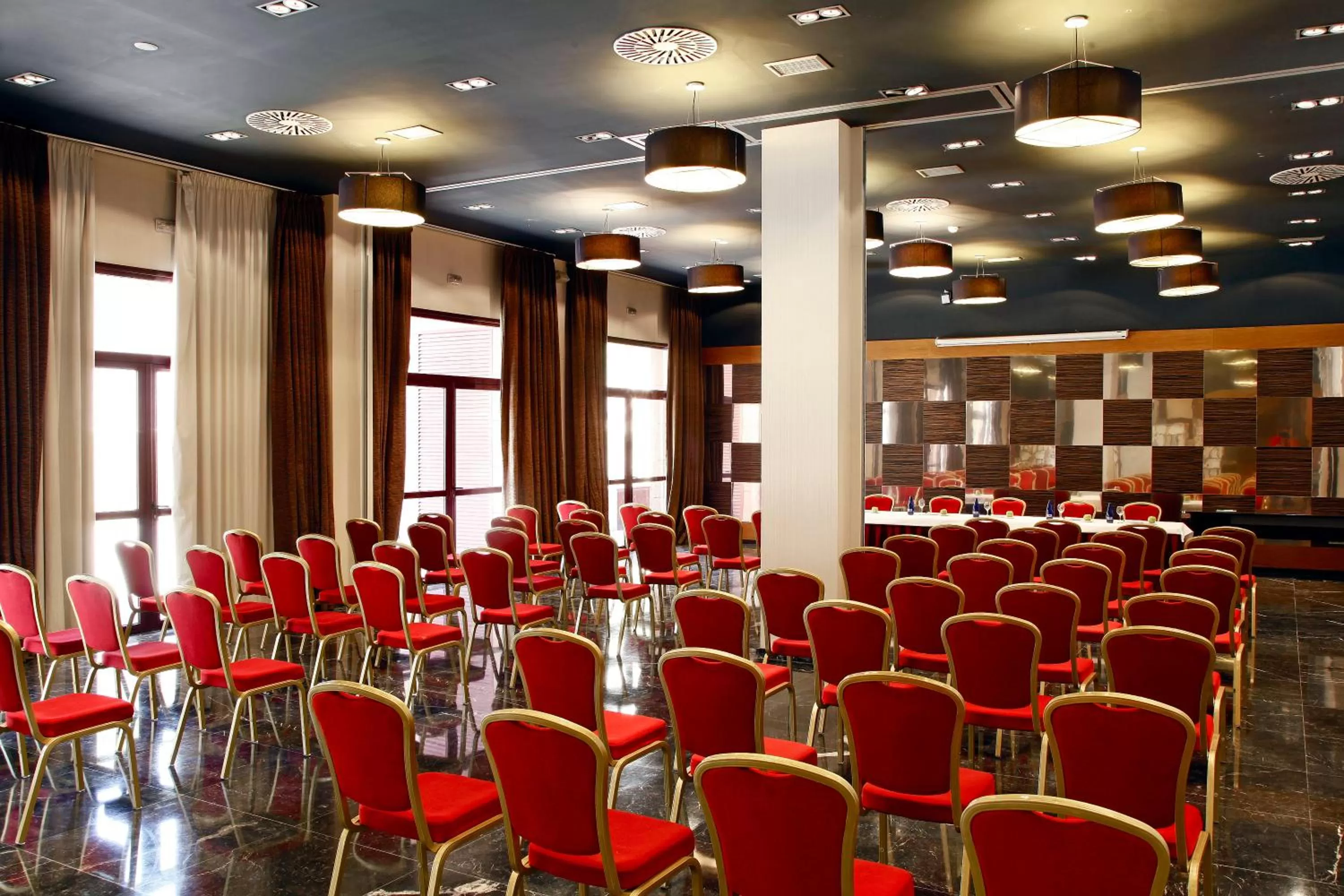 Meeting/conference room in Holiday Inn Madrid - Las Tablas by IHG