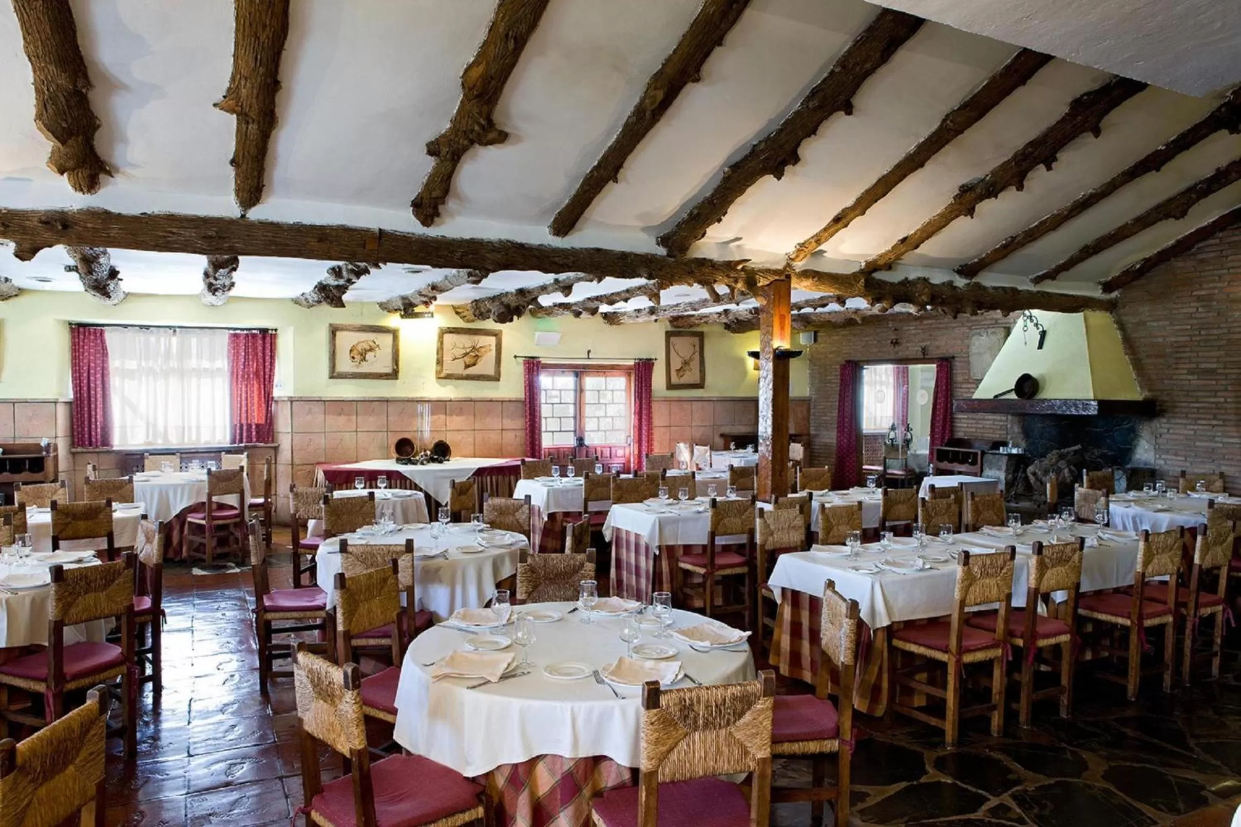 Restaurant/places to eat in Hotel la Perdiz