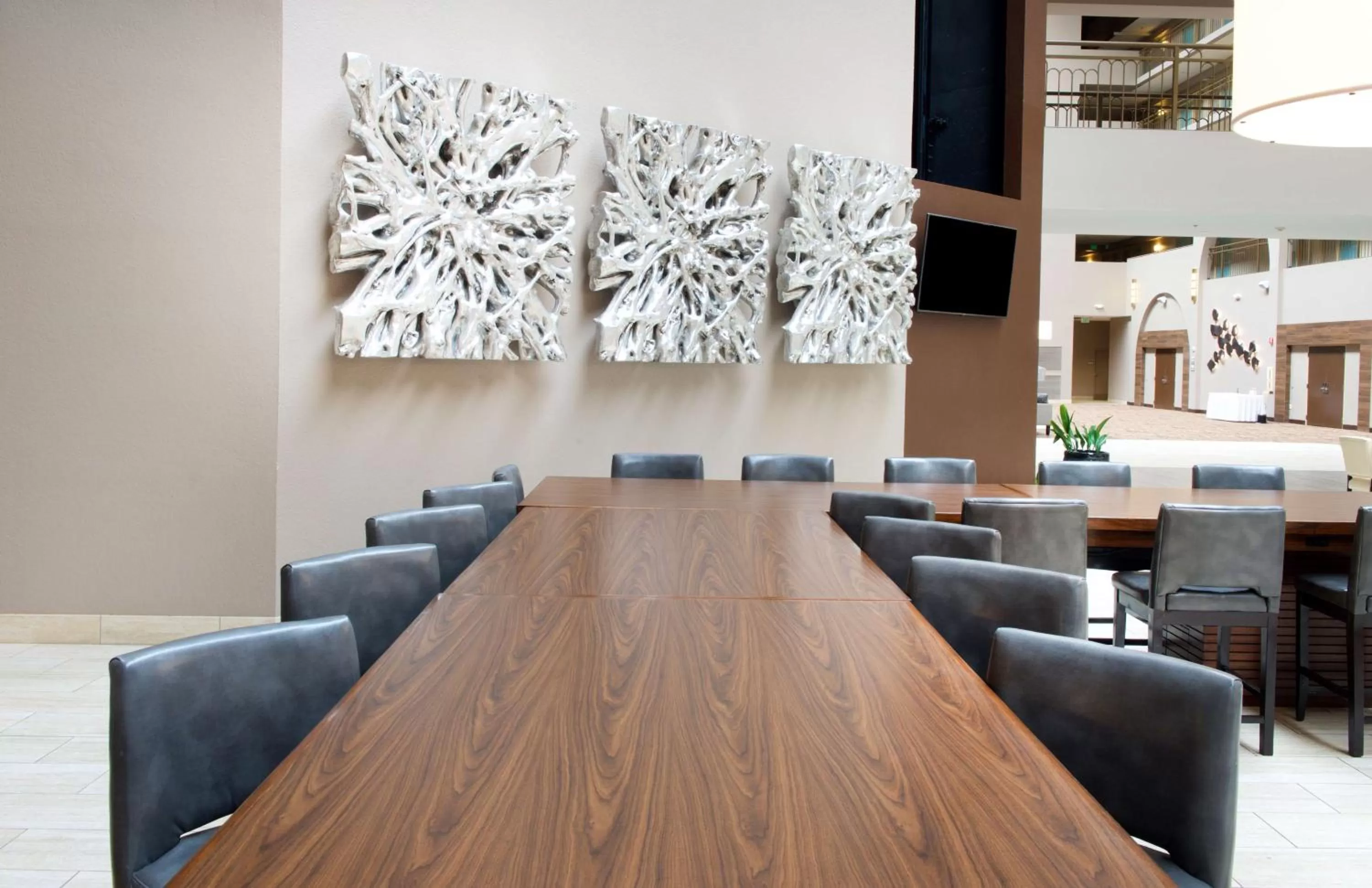 Lobby or reception in Embassy Suites by Hilton Seattle North Lynnwood