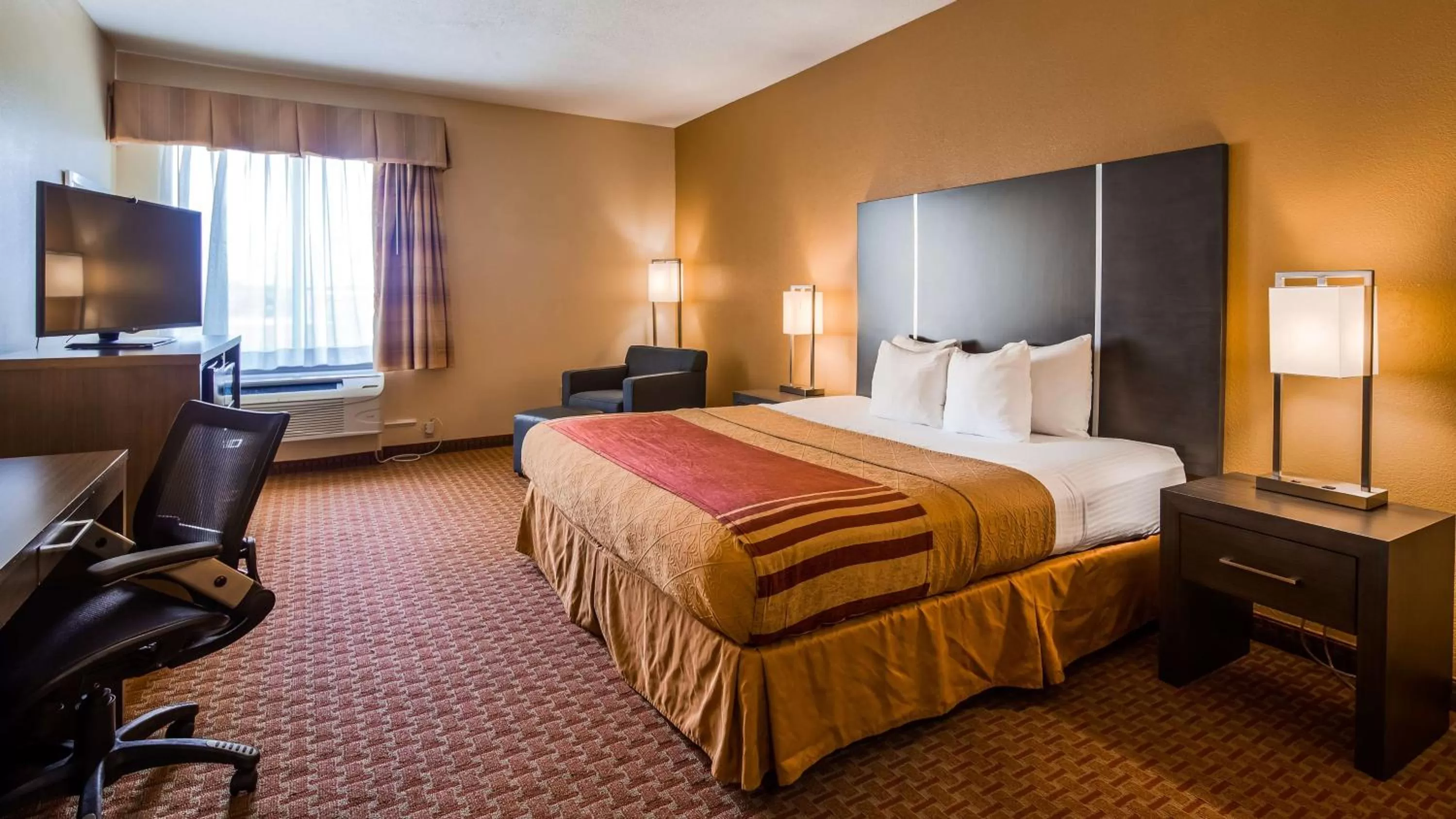 King Room - Disability Access in Best Western Plus North Houston Inn & Suites