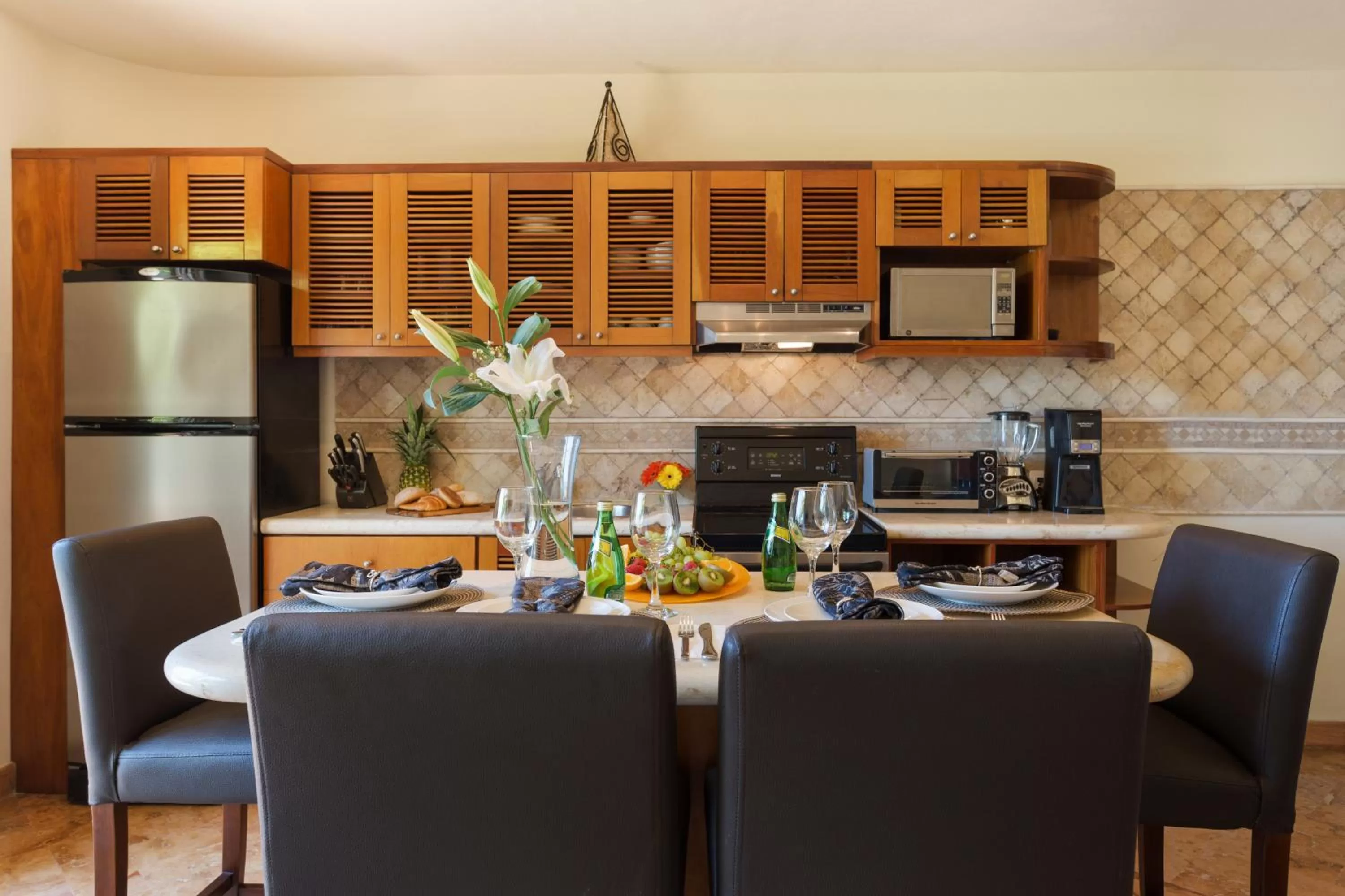 Coffee/tea facilities in Porto Playa Condo Hotel and Beach Club