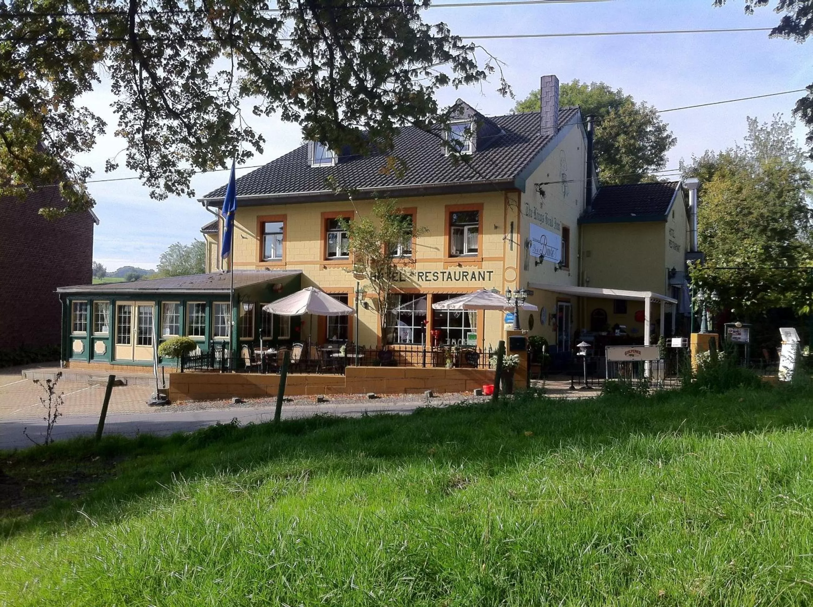 Facade/entrance in Hotel Restaurant The Kings Head Inn