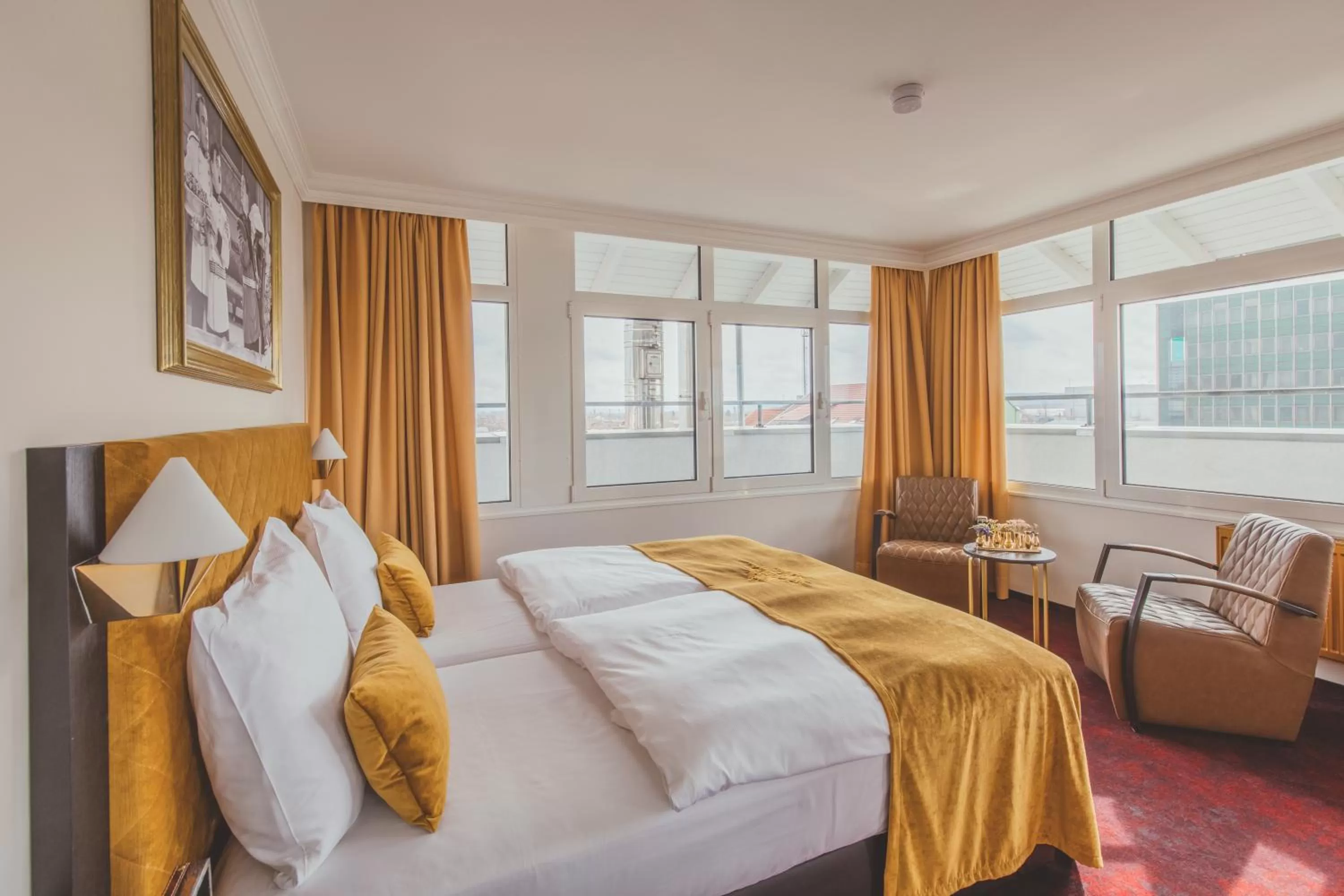 Photo of the whole room, Bed in Nordhäuser Fürstenhof & TinySky-Resort