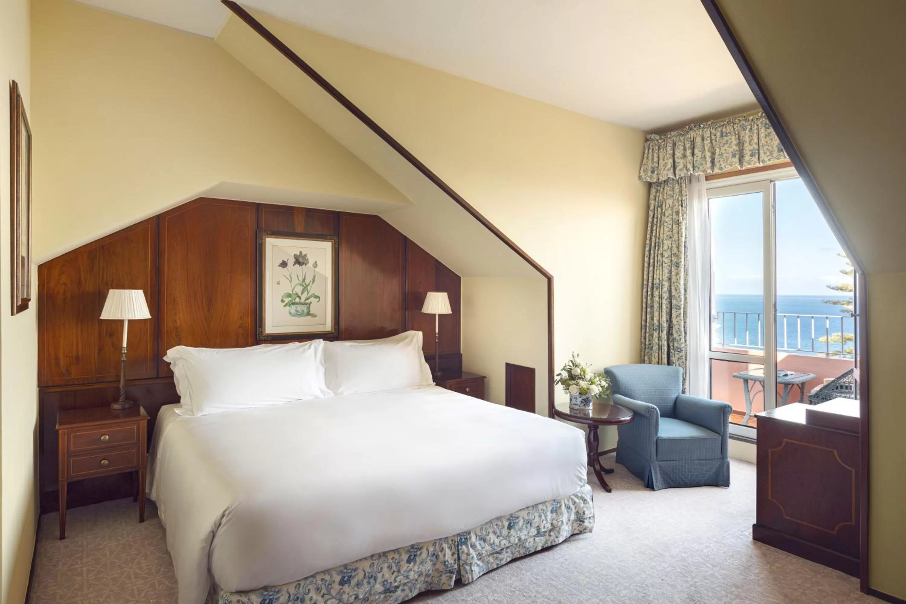 Bedroom, Bed in Reid's Palace, A Belmond Hotel, Madeira