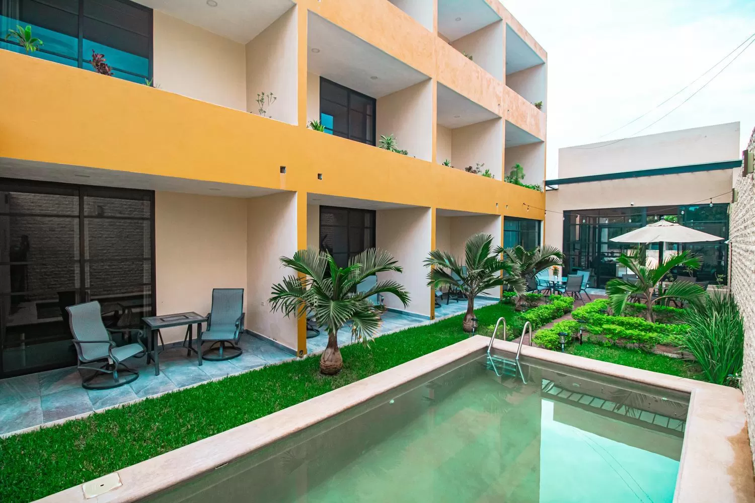 Property building, Swimming Pool in Hotel Avila