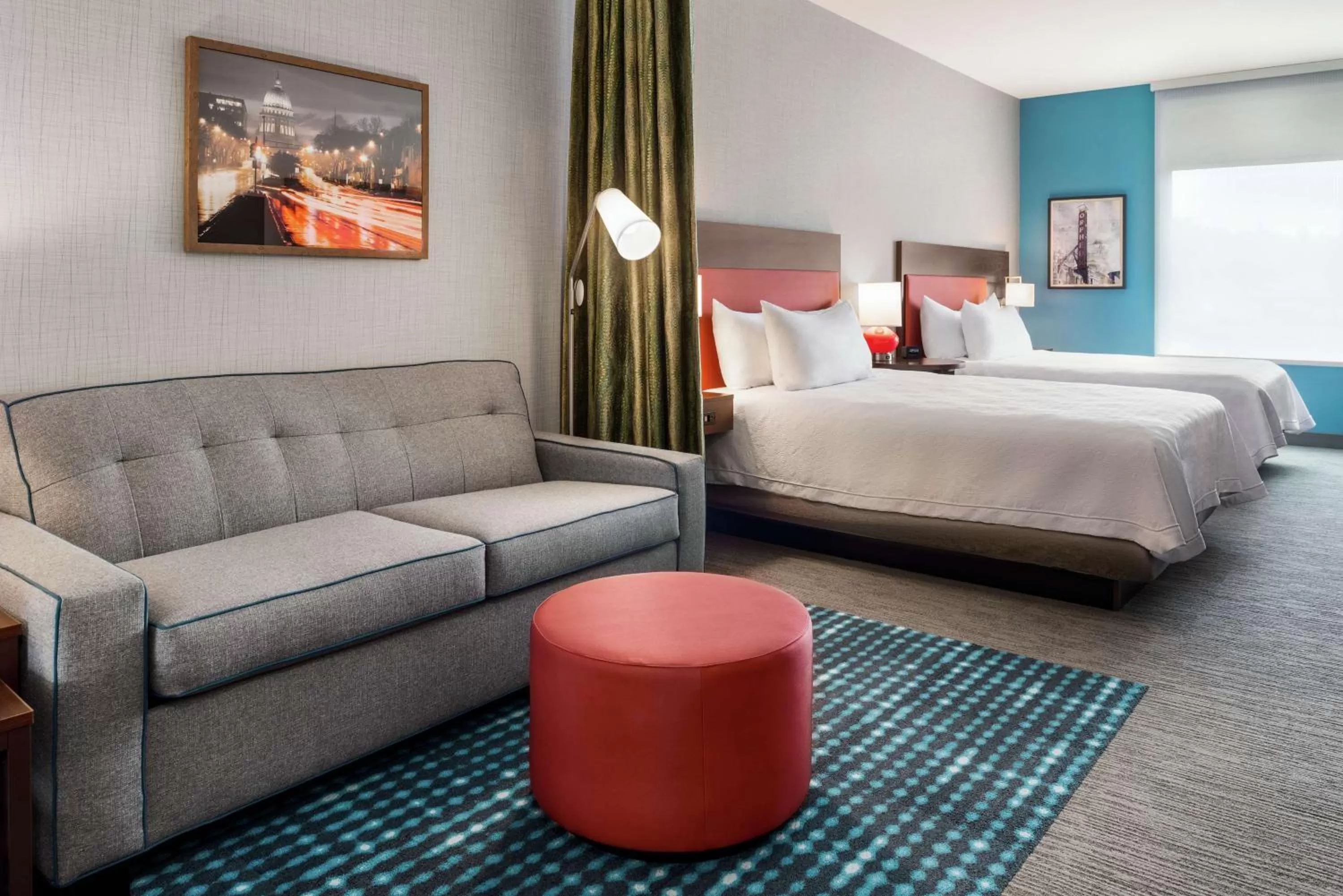 Living room, Bed in Home2 Suites By Hilton Madison Central Alliant Energy Center