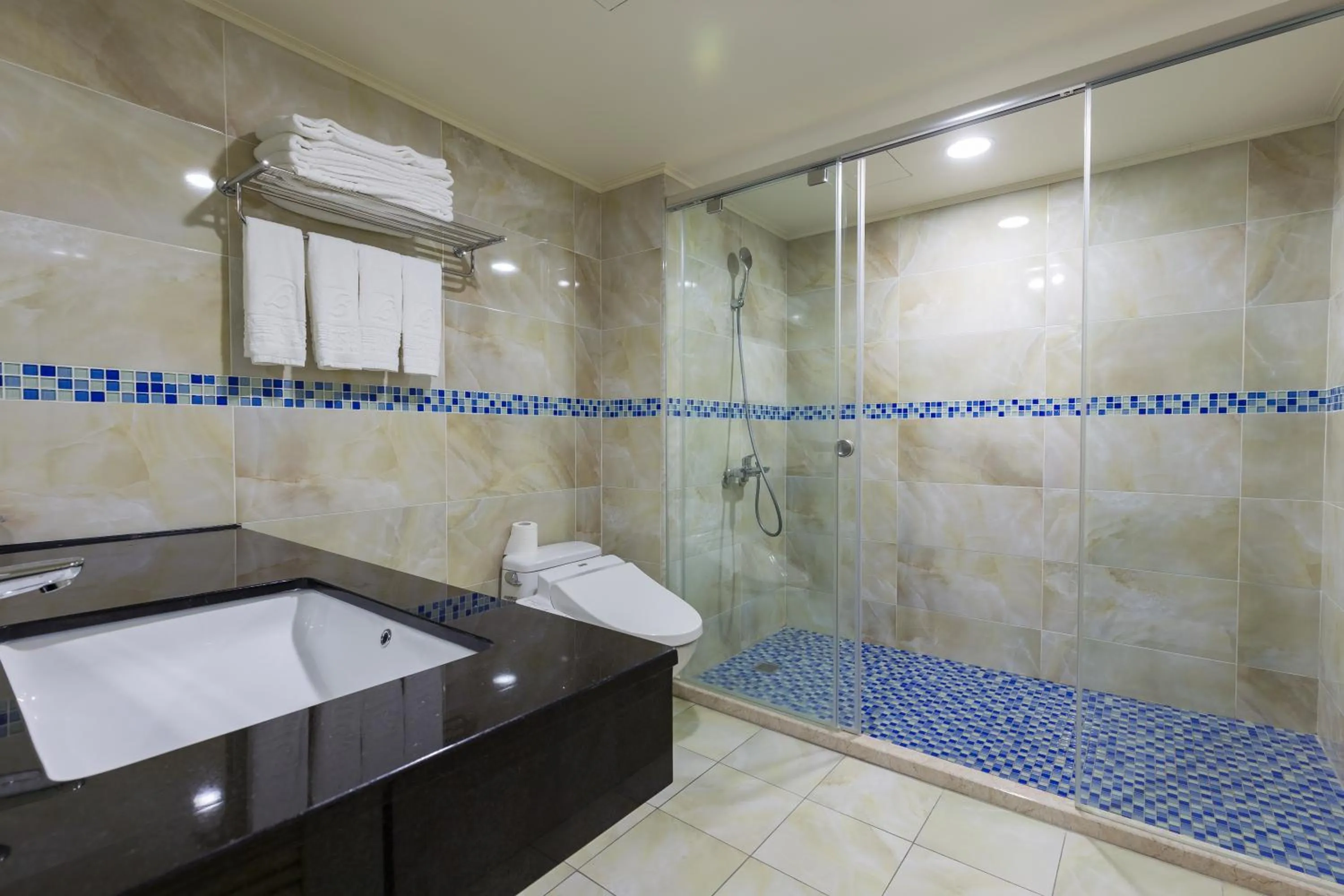 Bathroom in Lishin Hotel