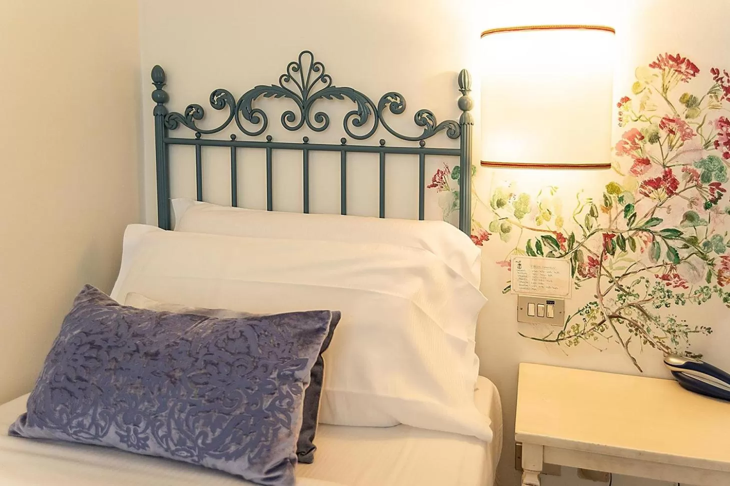 Bed in Albergo Al Moretto