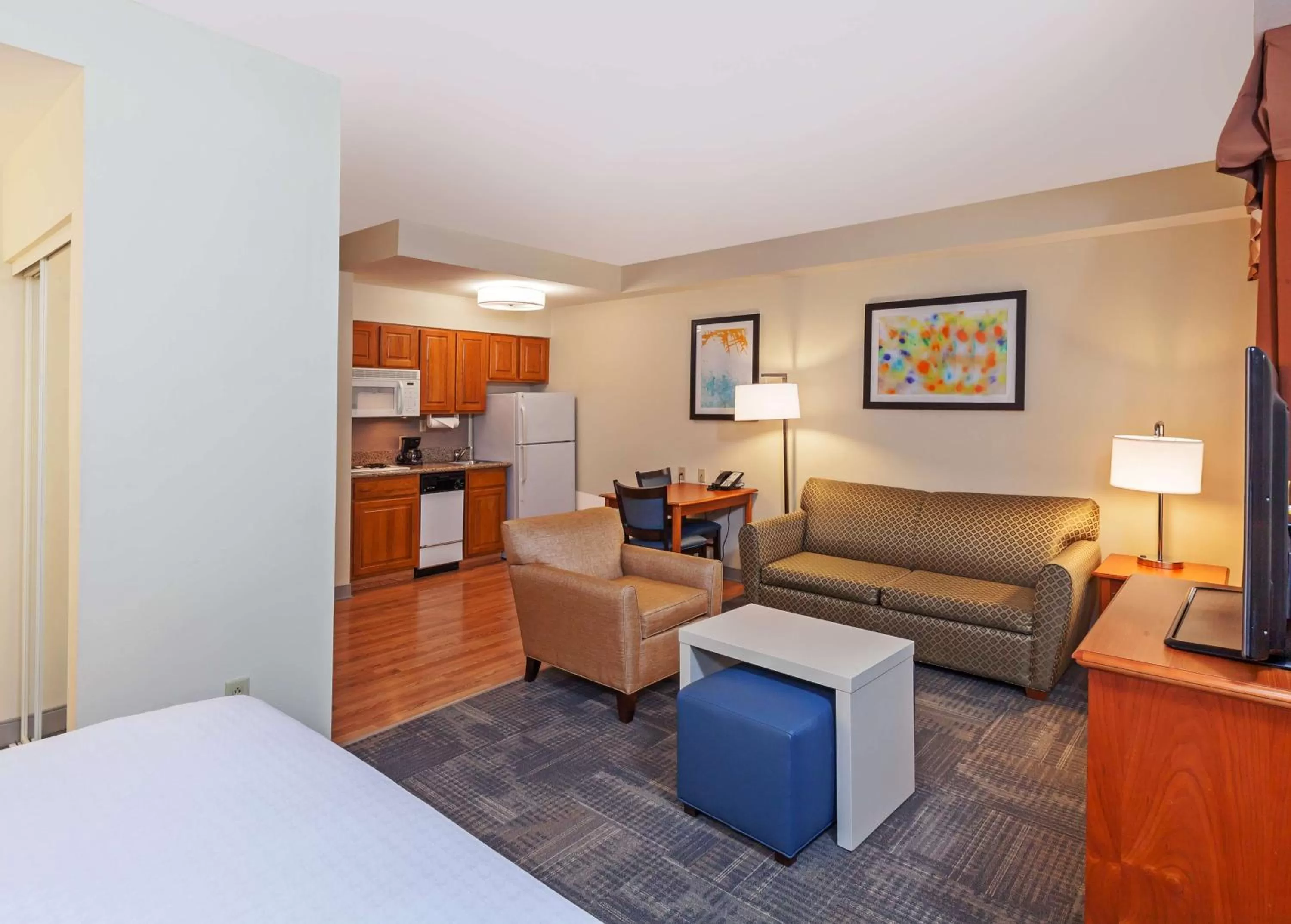 Living room, Bed in Homewood Suites by Hilton Brownsville