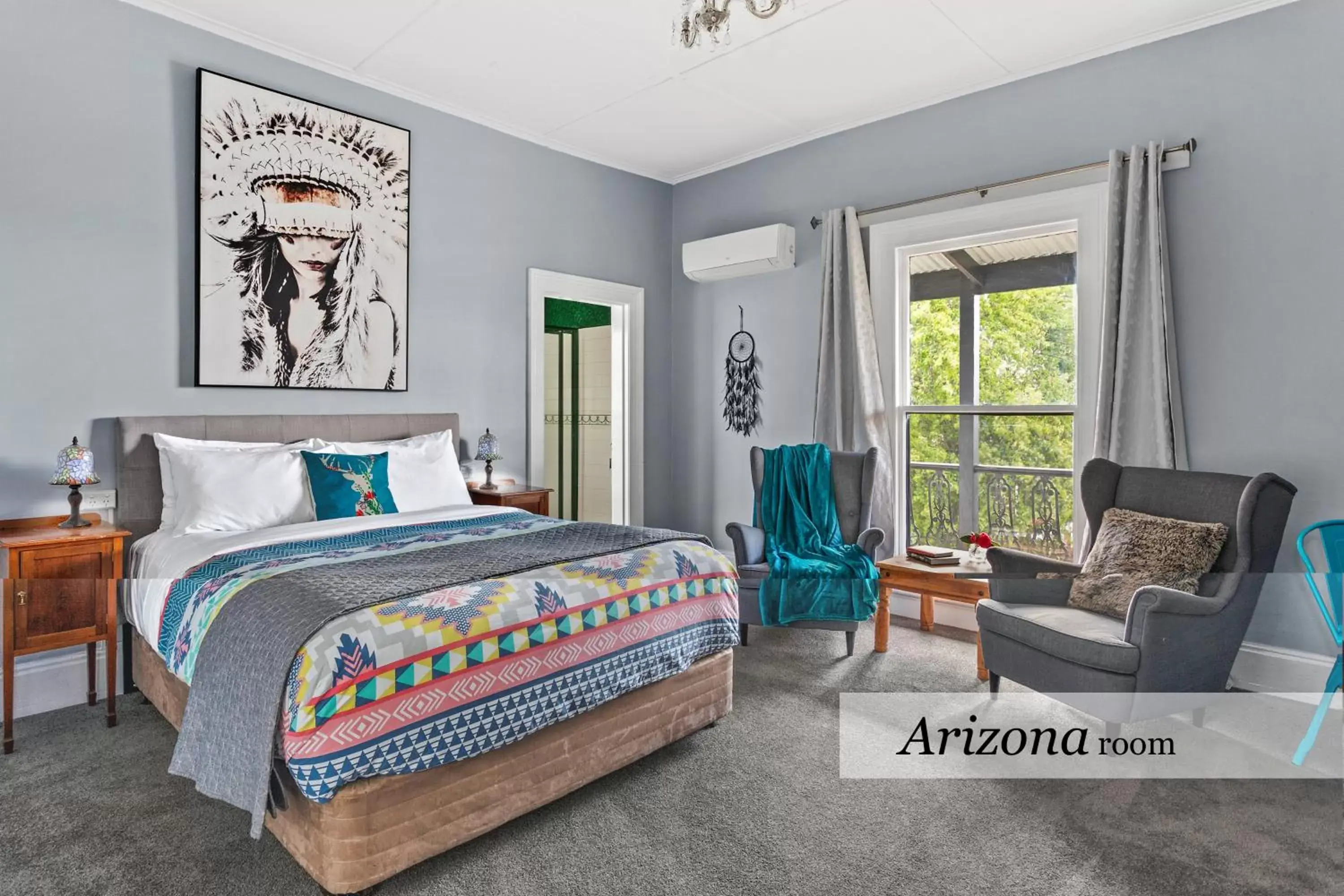 Arizona – Deluxe Queen Room with Bath, upstairs in The Dragonfly Inn Arizona – Deluxe Queen Room with Bath, upstairs in The Dragonfly Inn