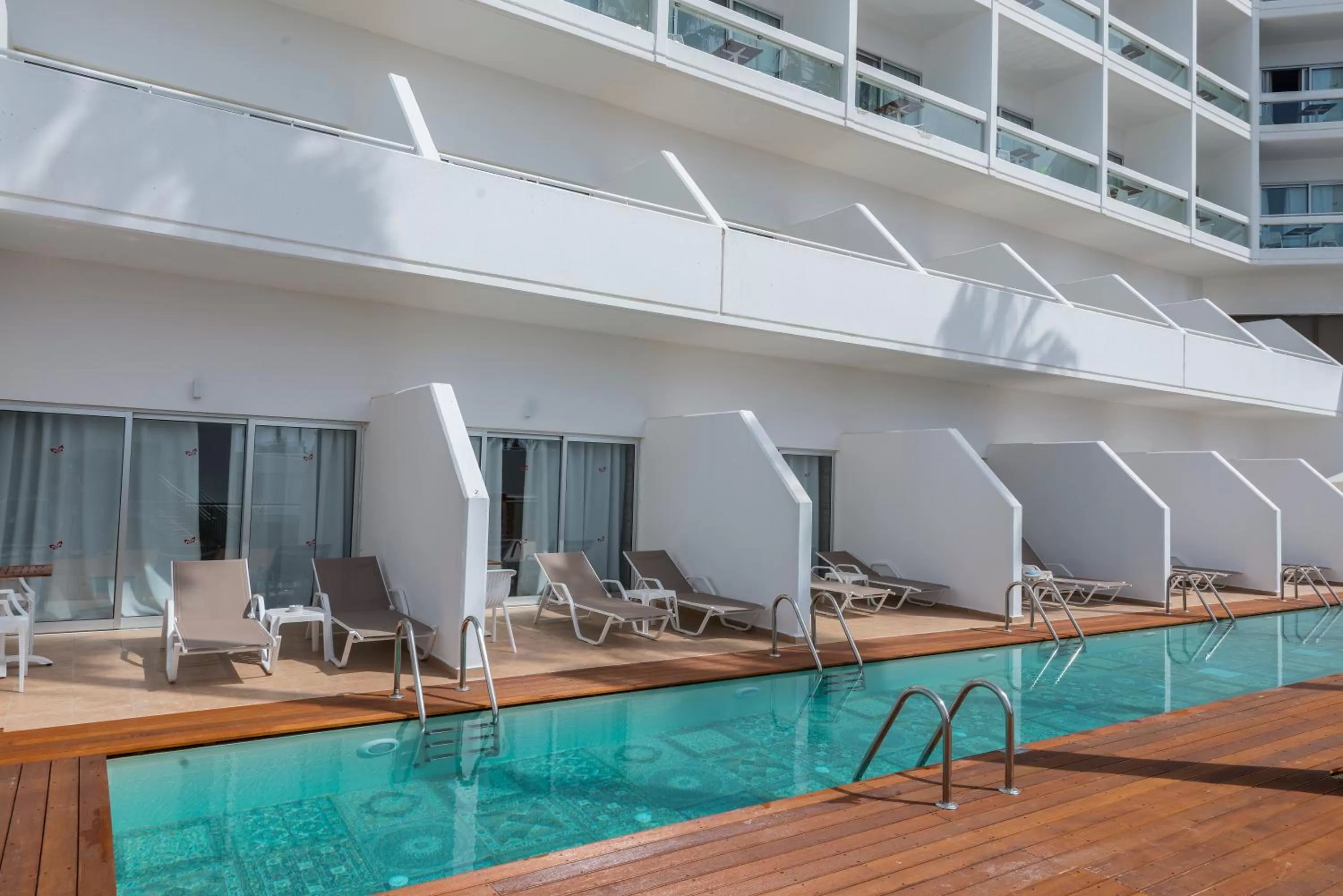 Swim up Superior Room in Leonardo Plaza Cypria Maris Beach Hotel & Spa