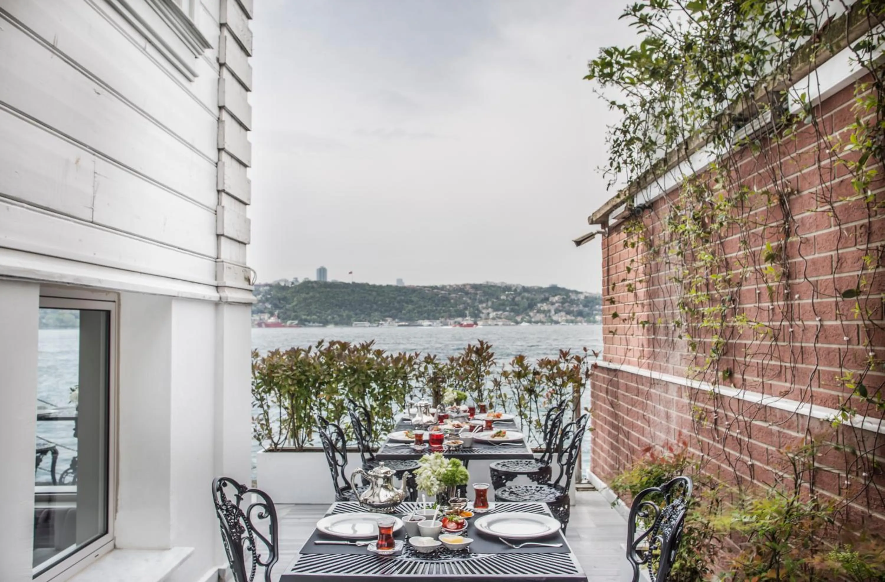 Restaurant/places to eat in Bosphorus Palace Hotel