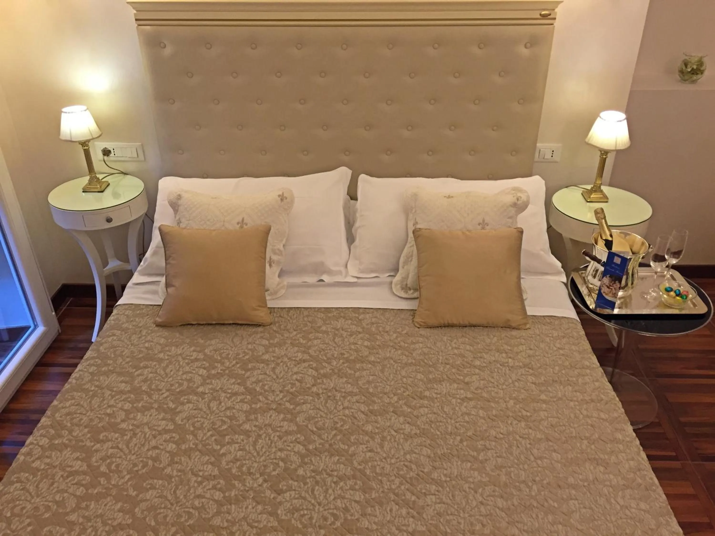 Photo of the whole room, Bed in Locanda Navona