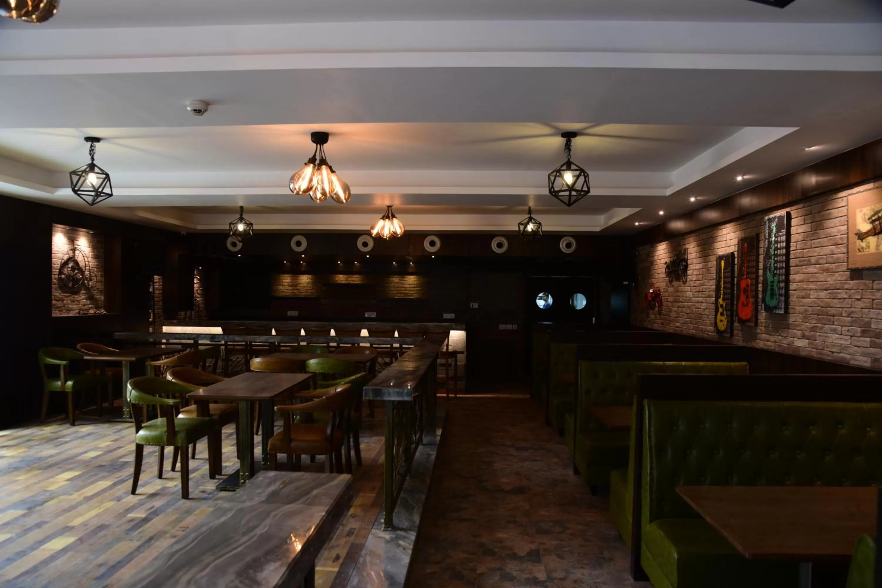 Restaurant/places to eat in Lemon Tree Hotel Siliguri