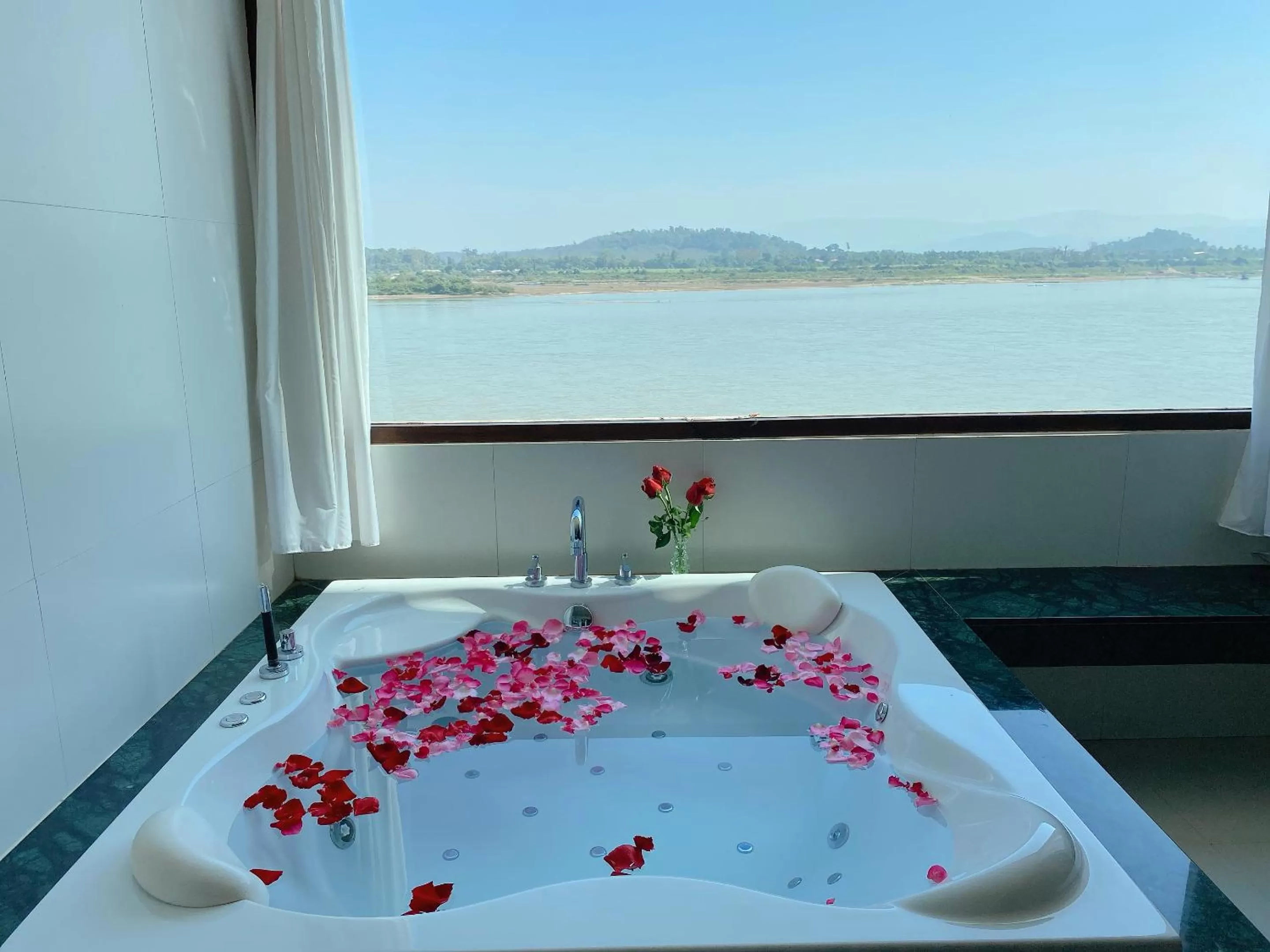 Bath in Siam Triangle Hotel Chiang Sean