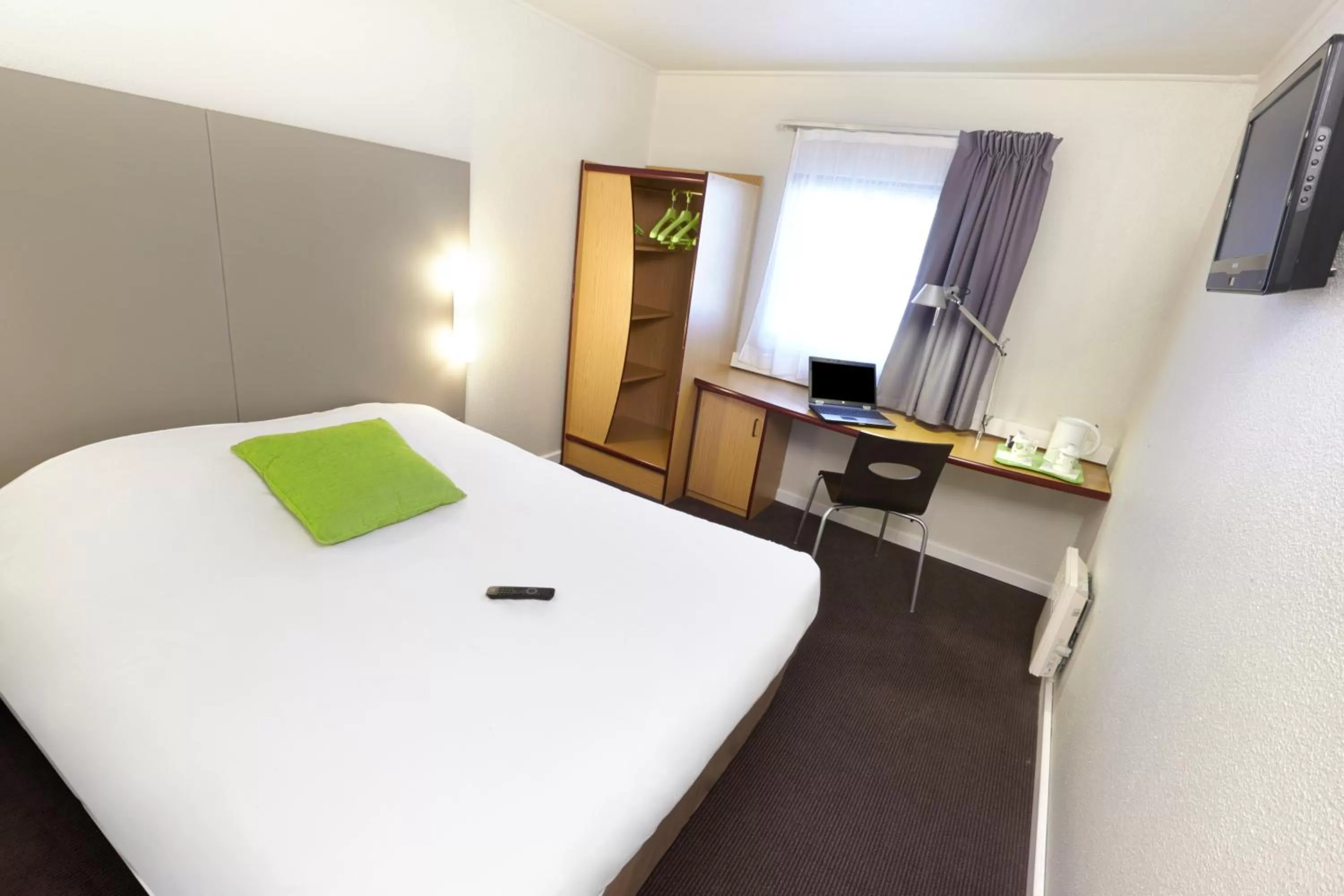 Double Room with One Double Bed in Campanile Paris Est - Porte de Bagnolet