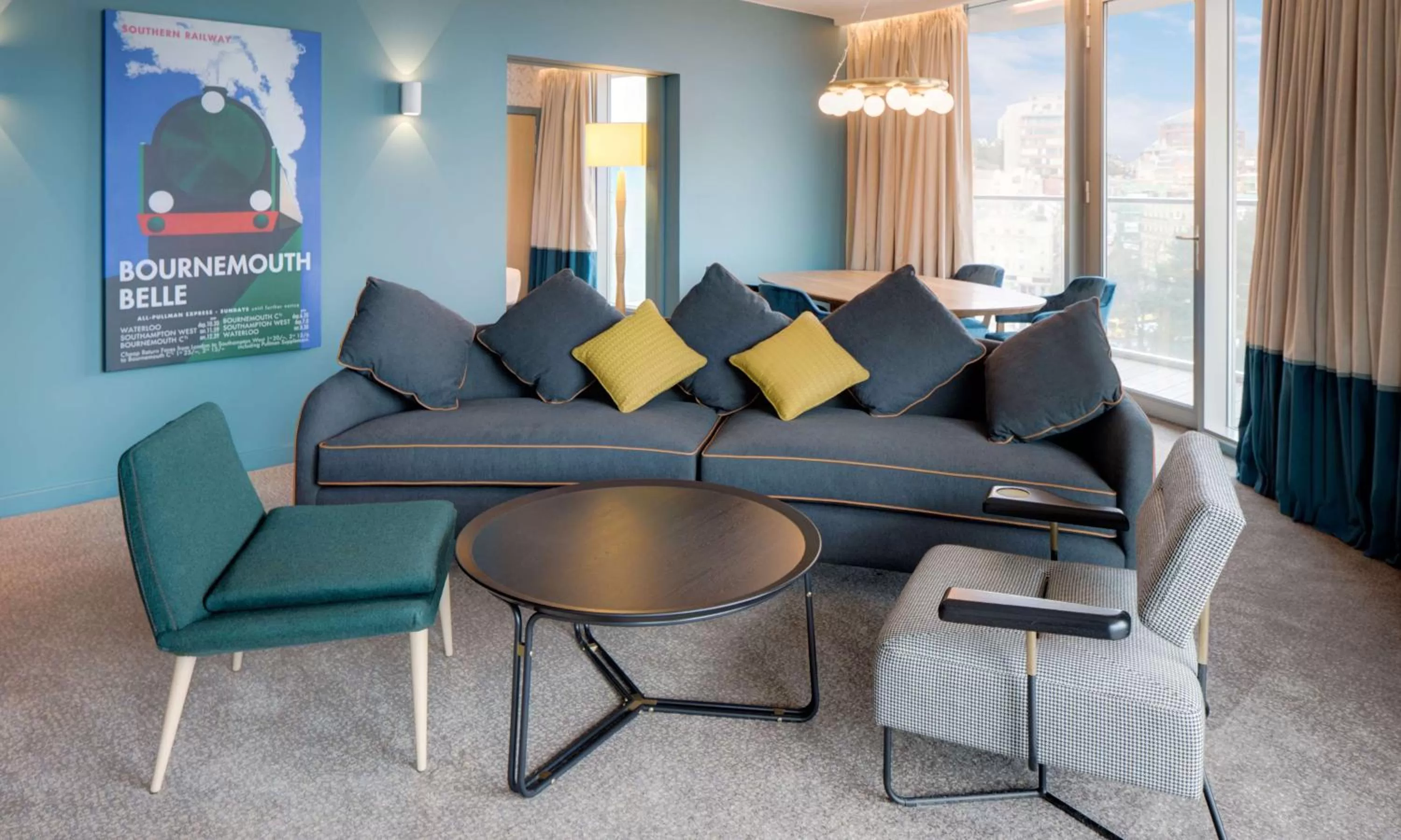 Living room in Hilton Bournemouth