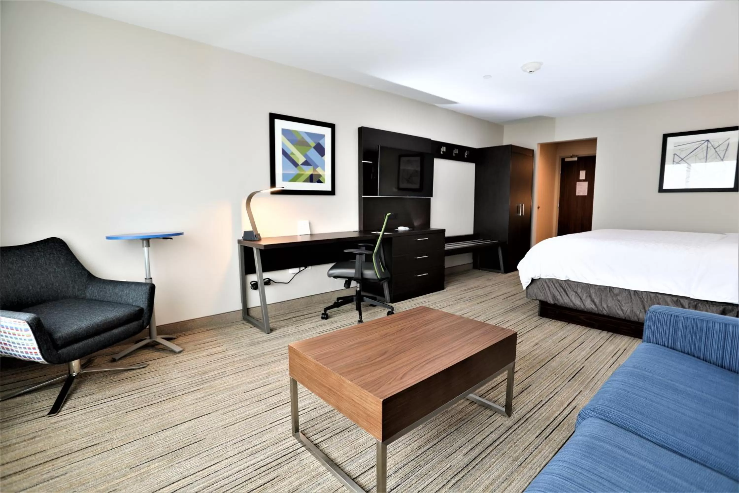 Bedroom, Bed in Holiday Inn Express & Suites - Forney by IHG