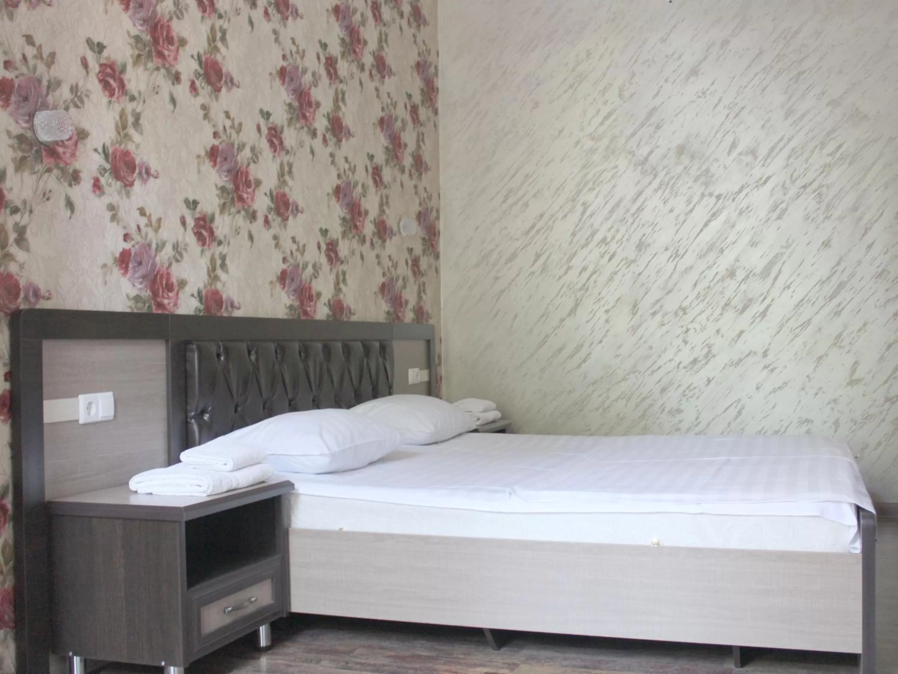 bunk bed, Bed in Armon Apart Hotel