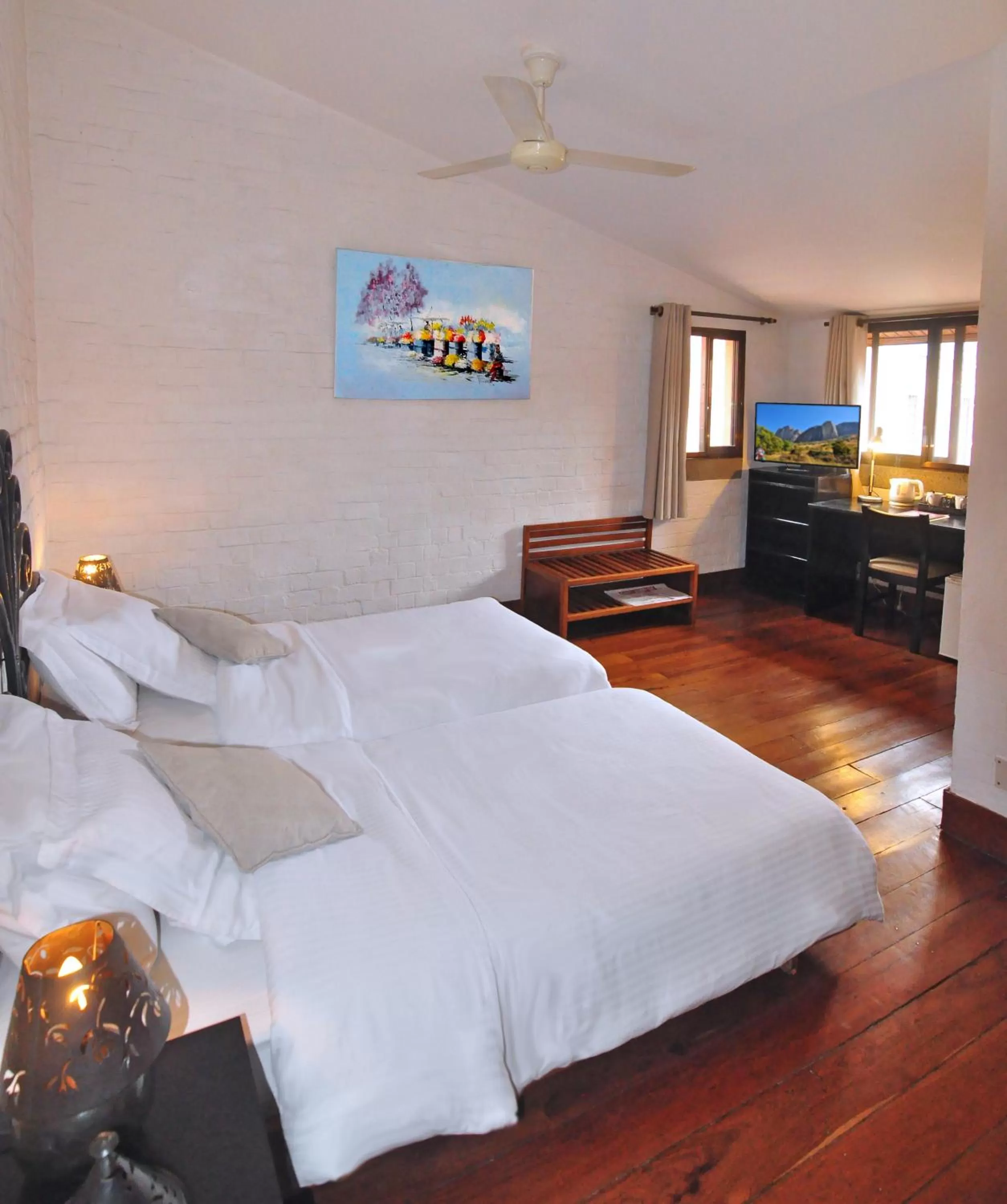 Photo of the whole room, Bed in Rova Hotel