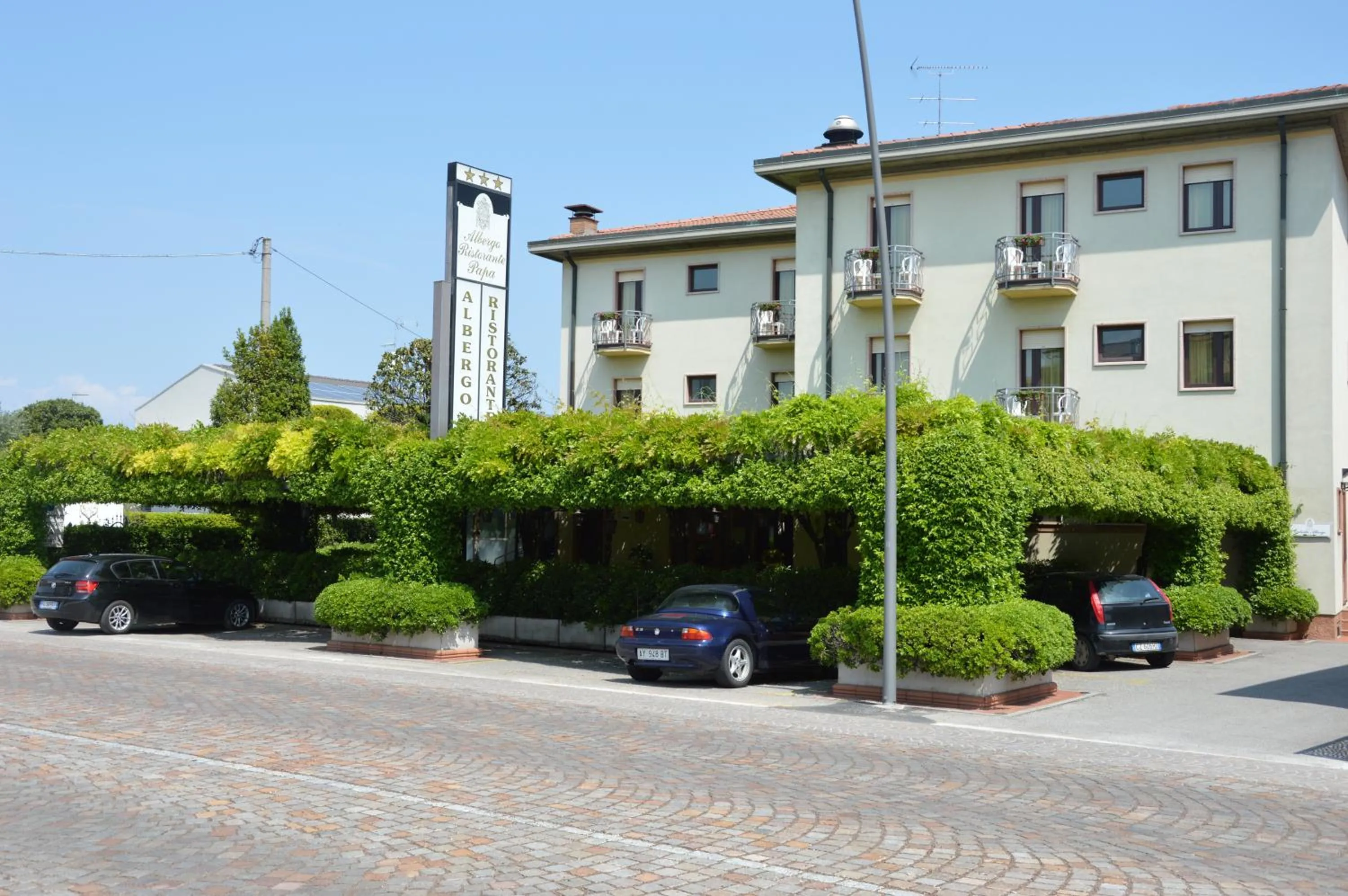 Facade/entrance in Albergo Ristorante Papa
