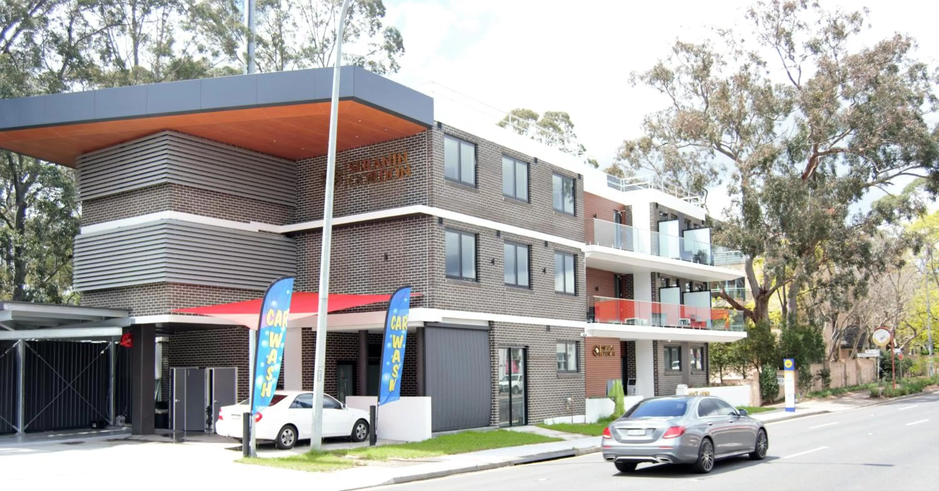 Property building in Seranin | Gordon