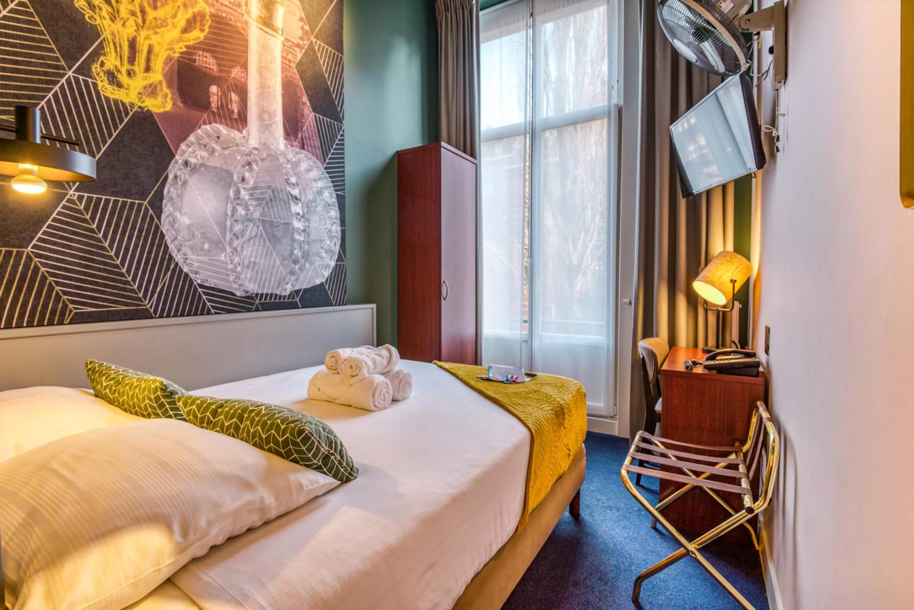 TV and multimedia, Bed in Hotel Alexander