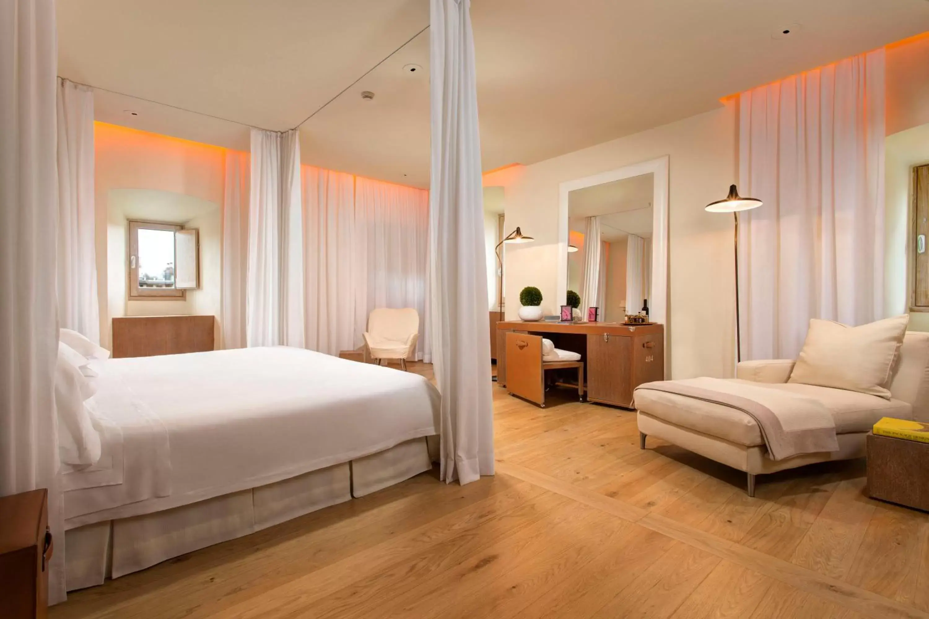 Junior Suite - Arno River View in Hotel Continentale - Lungarno Collection Junior Suite - Arno River View in Hotel Continentale - Lungarno Collection