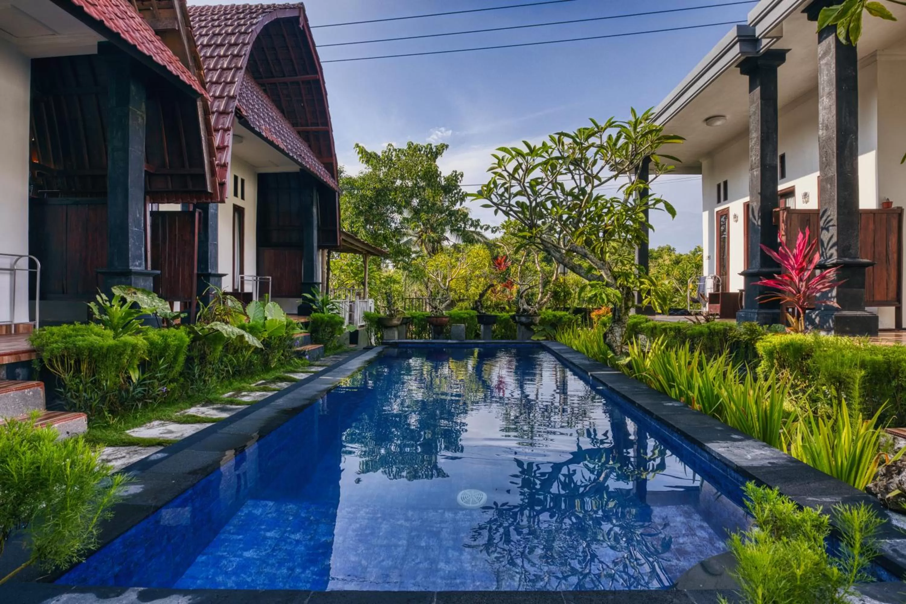 Property building in Toro Cottage