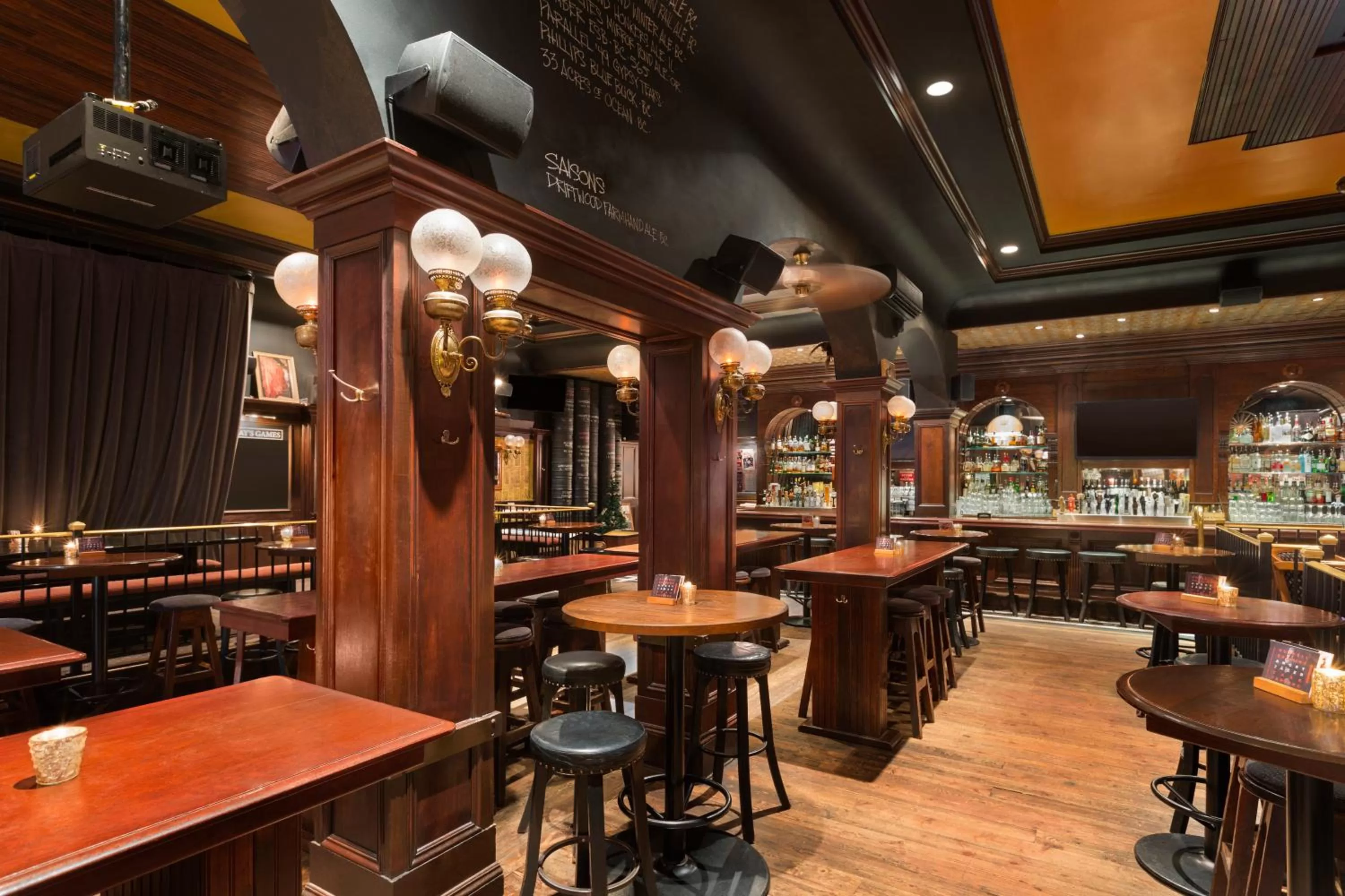 Food and drinks in Days Inn by Wyndham Vancouver Downtown