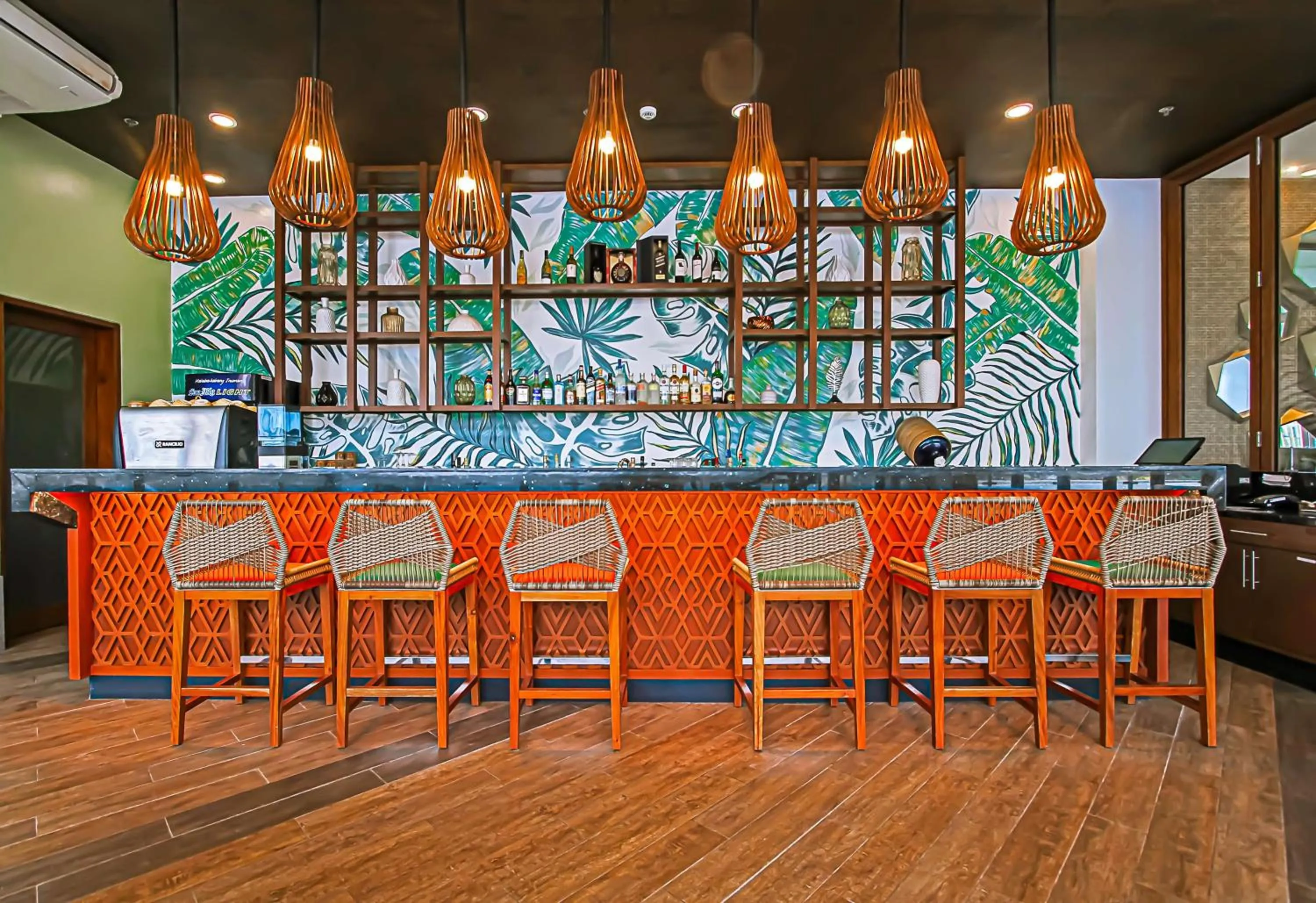 Lounge or bar in Best Western Plus The Ivywall Resort-Panglao