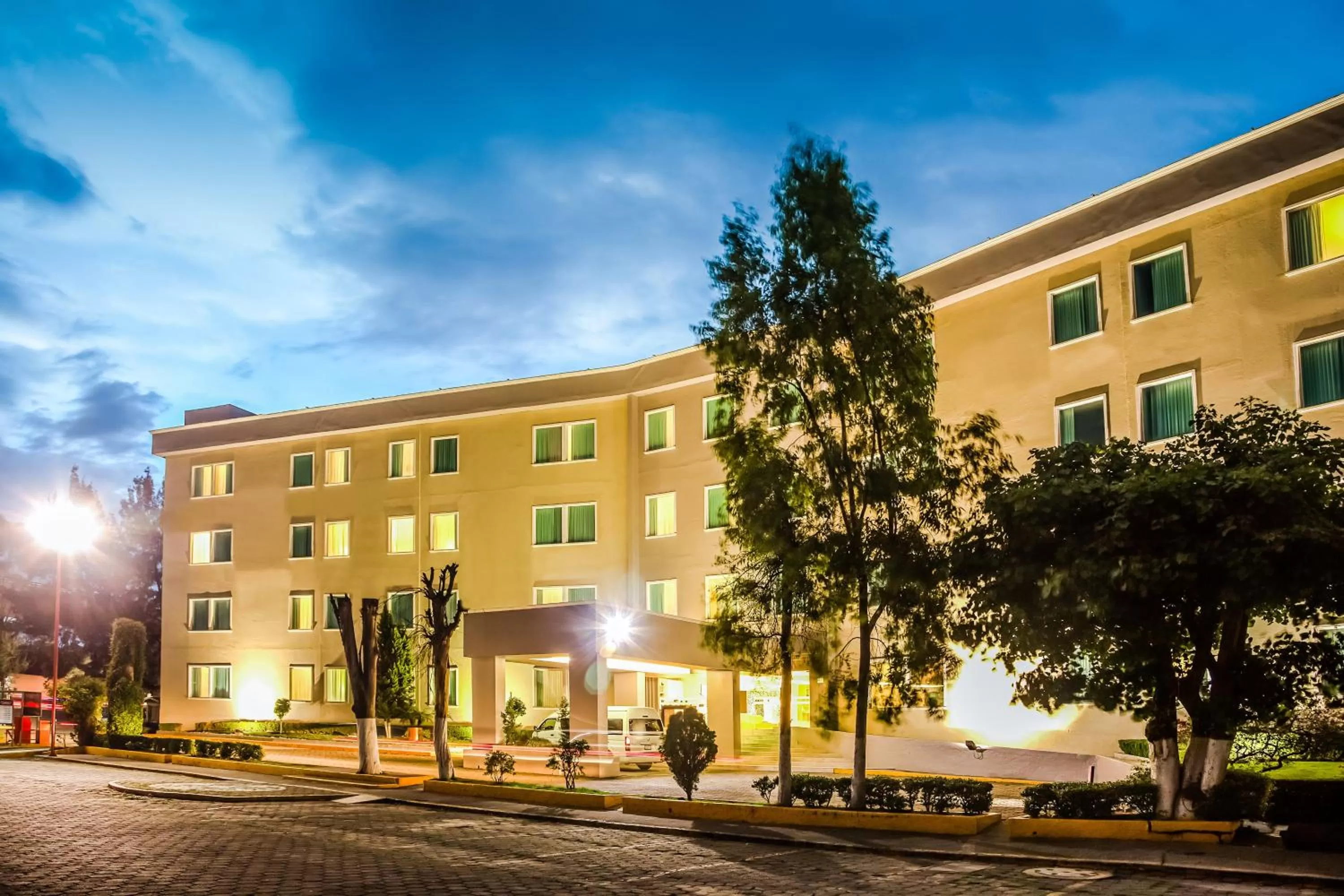 Property building in Fiesta Inn Express Perinorte