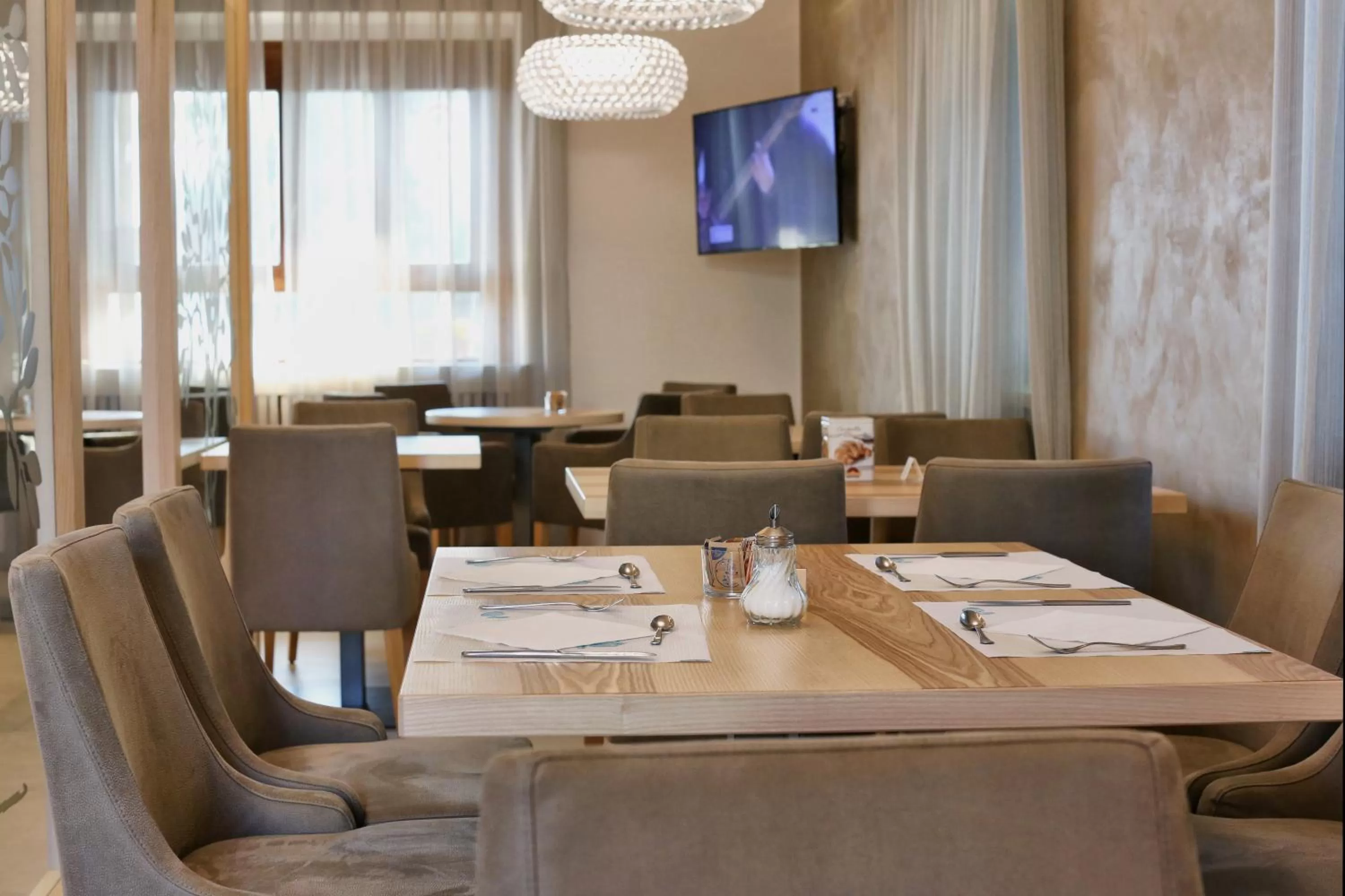 Restaurant/places to eat in Hotel Garden