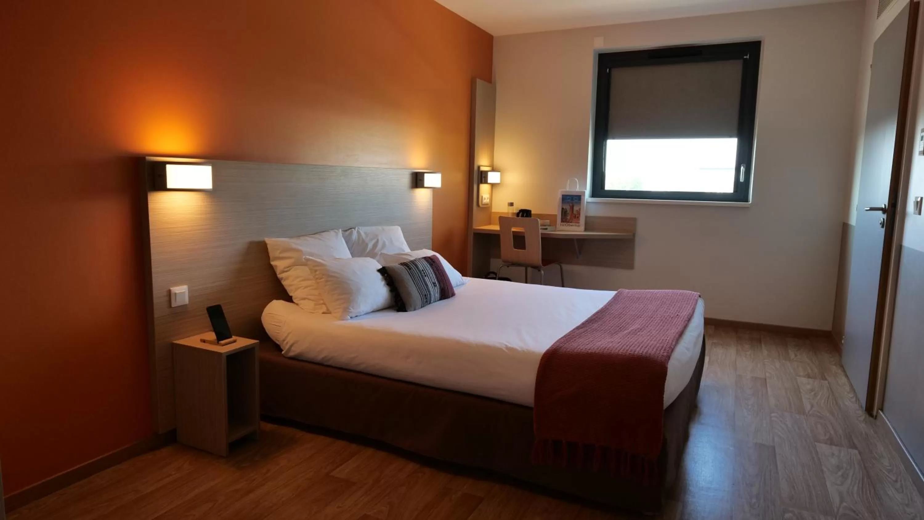 Photo of the whole room, Bed in Oneloft Hotel