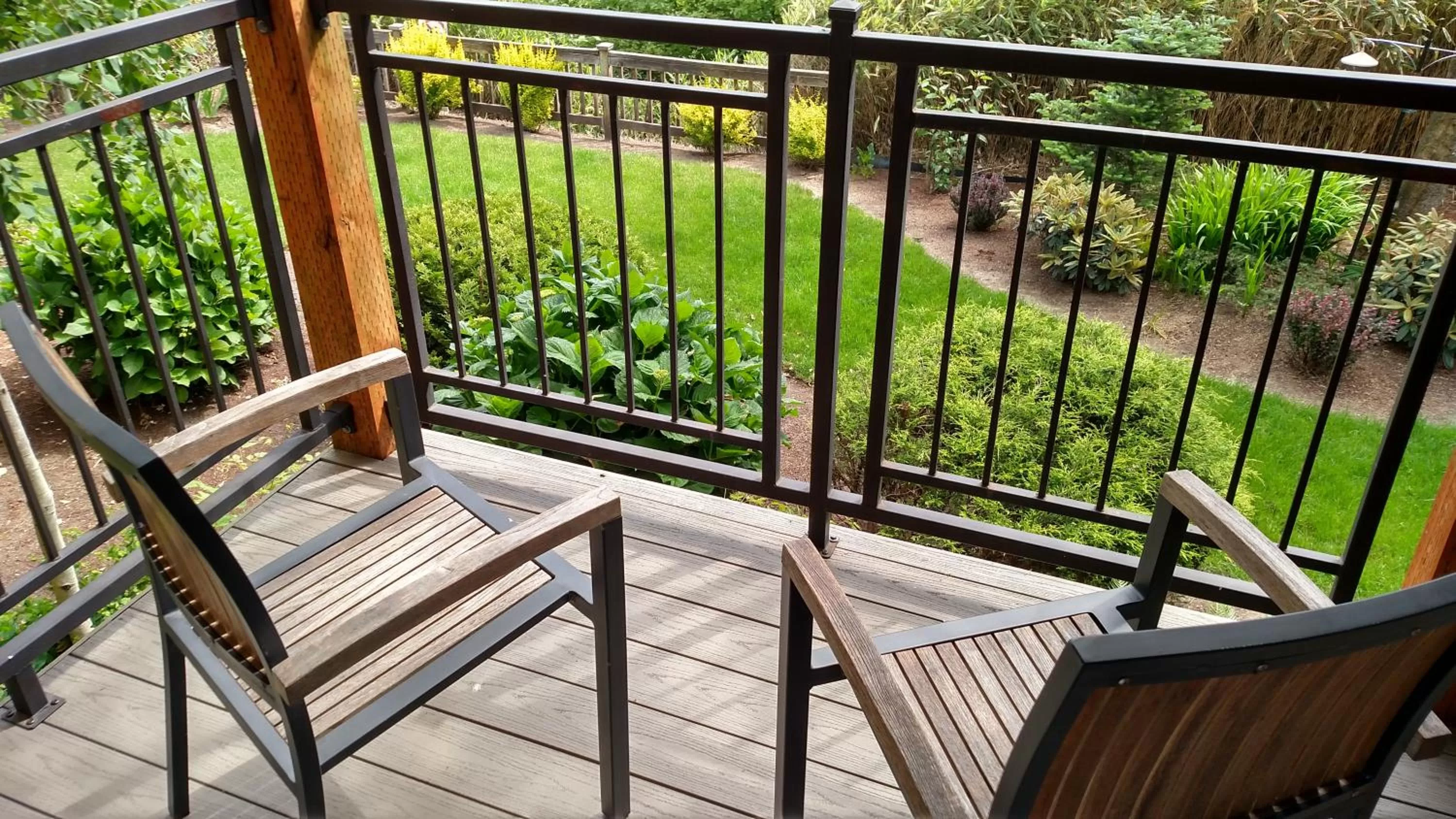 Garden view in Lewis River Inn