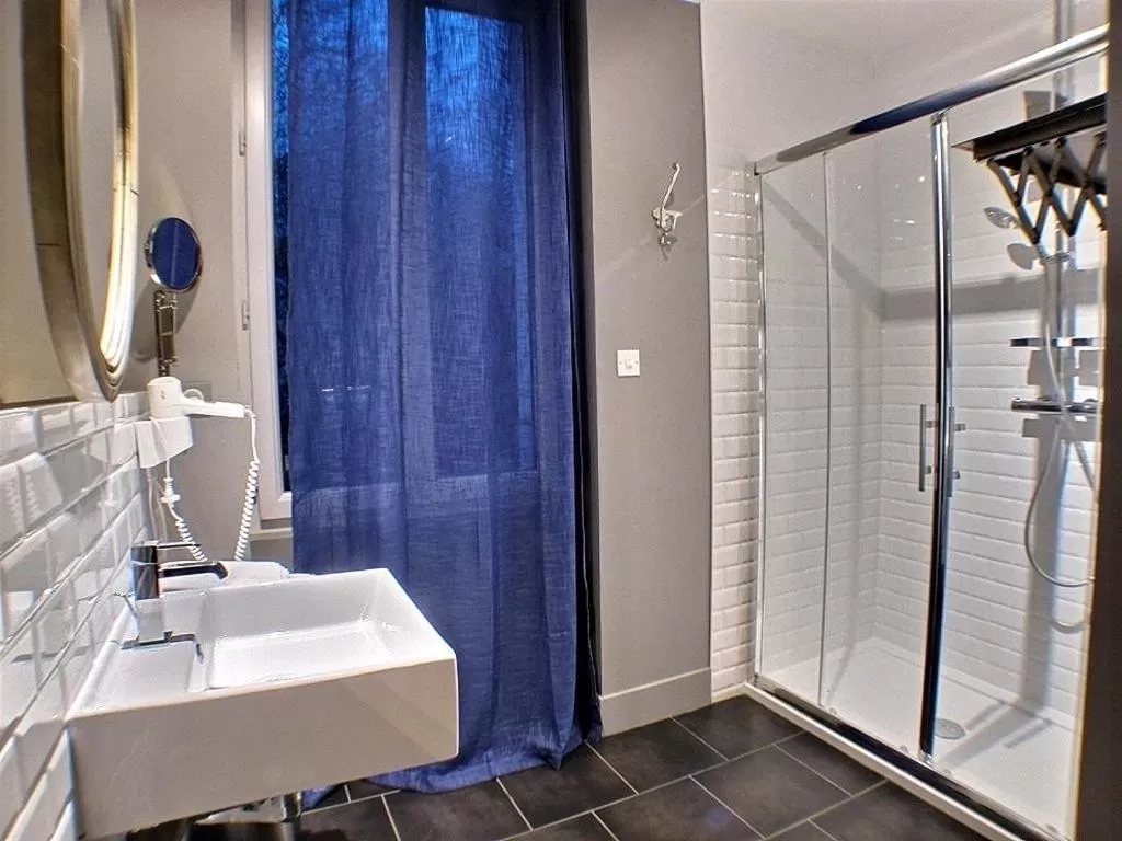 Bathroom in Hôtel 19'Cent