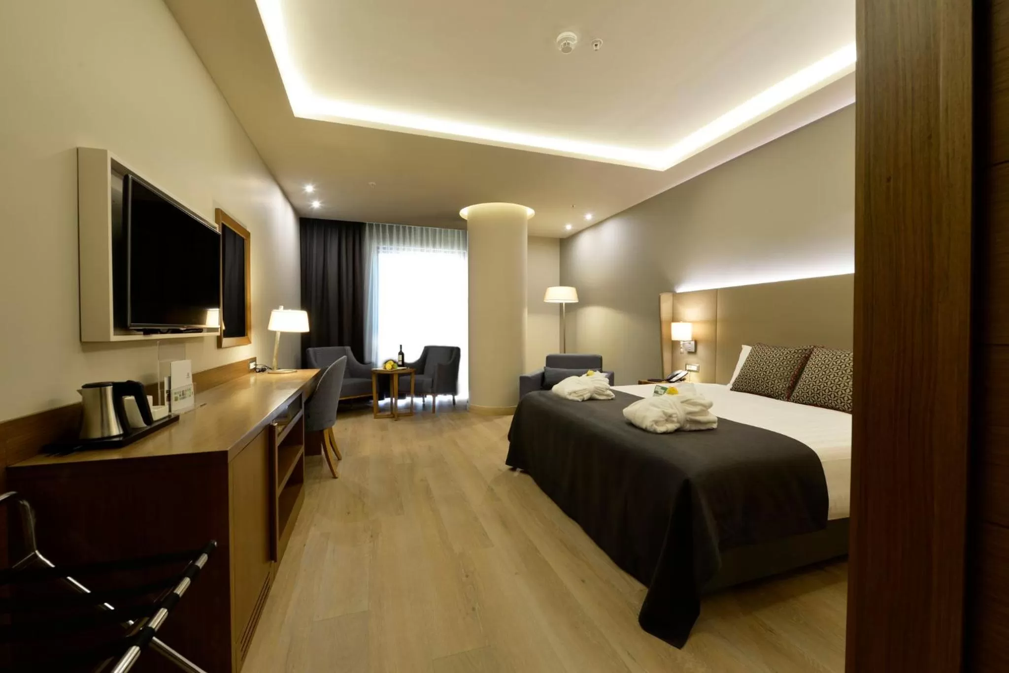 Photo of the whole room, Bed in Holiday Inn Bursa - City Centre by IHG