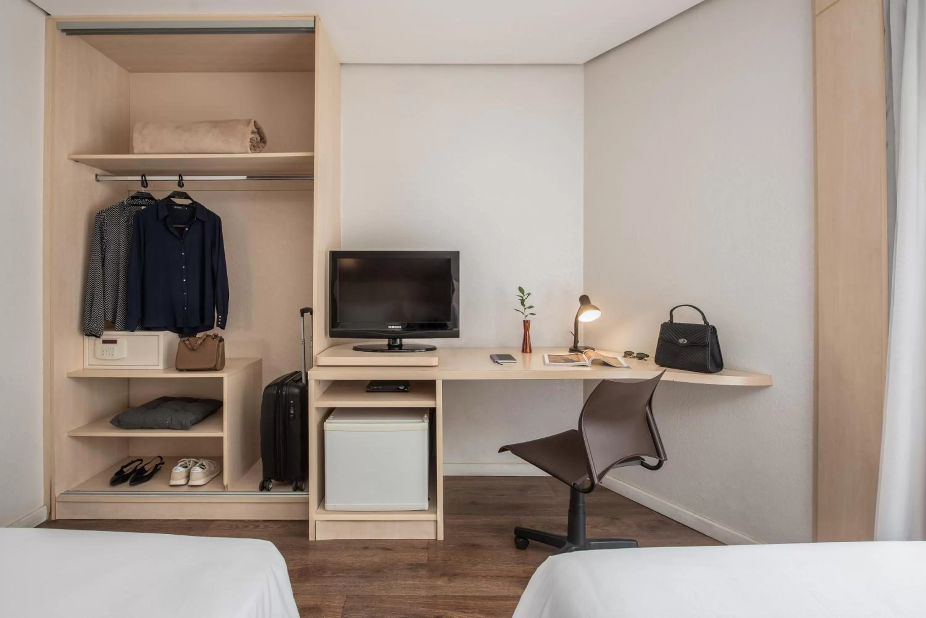 Photo of the whole room, Bed in Intercity Florianopolis