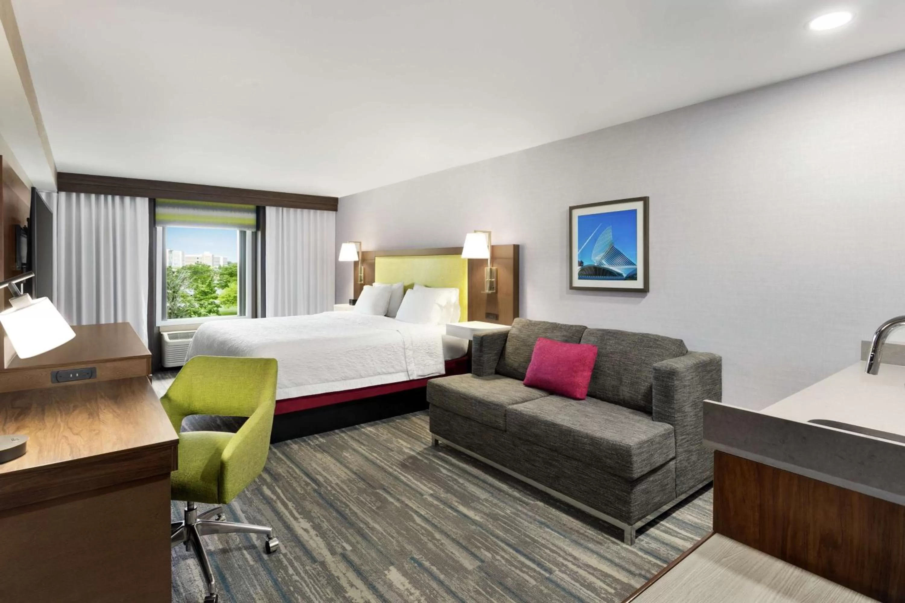 Bedroom, Bed in Hampton Inn Milwaukee Brookfield