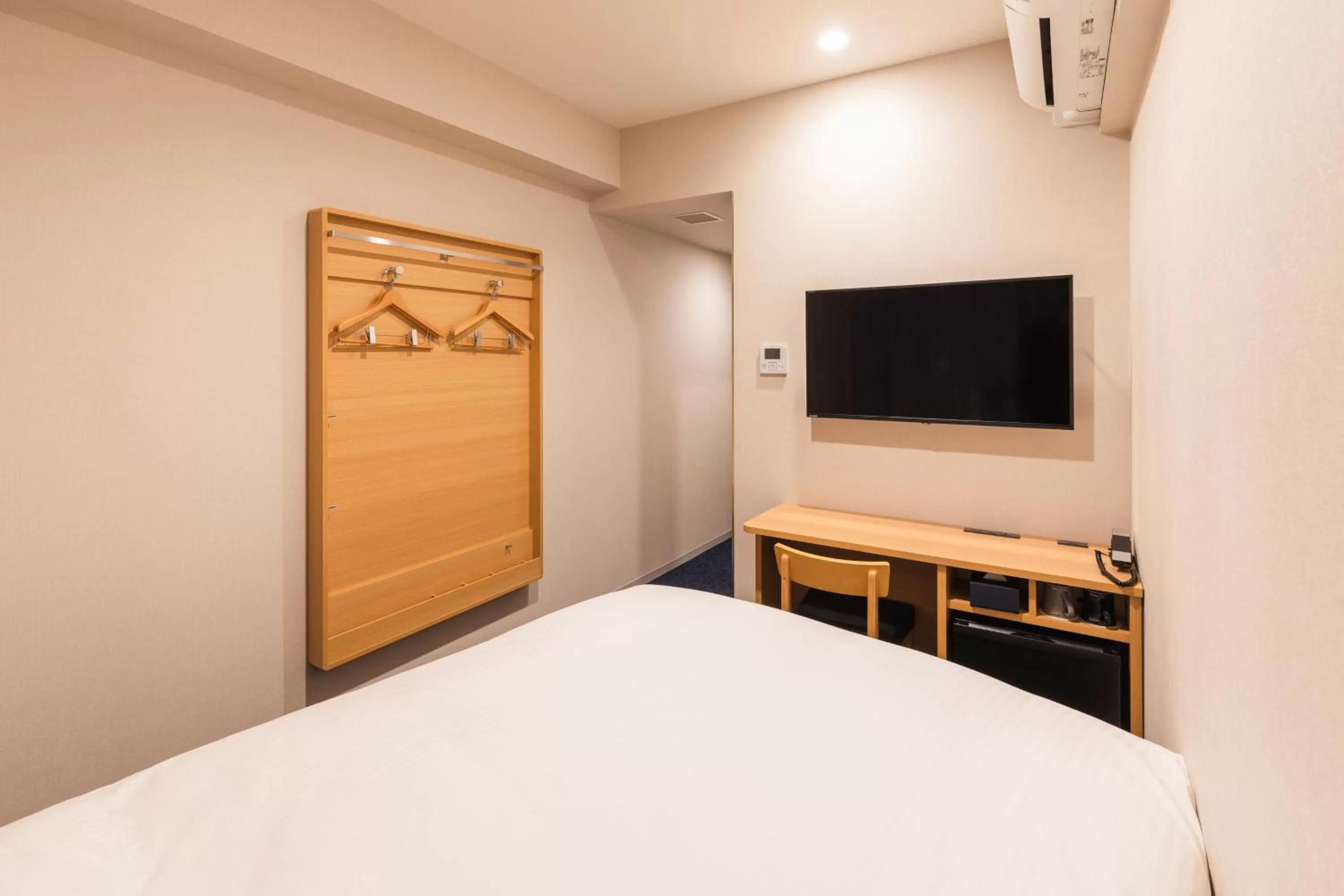 Standard Double Room - single occupancy - Non-Smoking in Sotetsu Fresa Inn Yodoyabashi