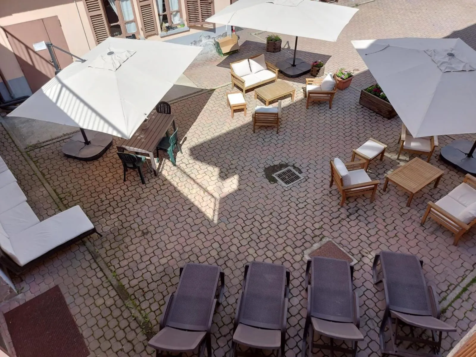 Inner courtyard view in Hotel Sommeiller