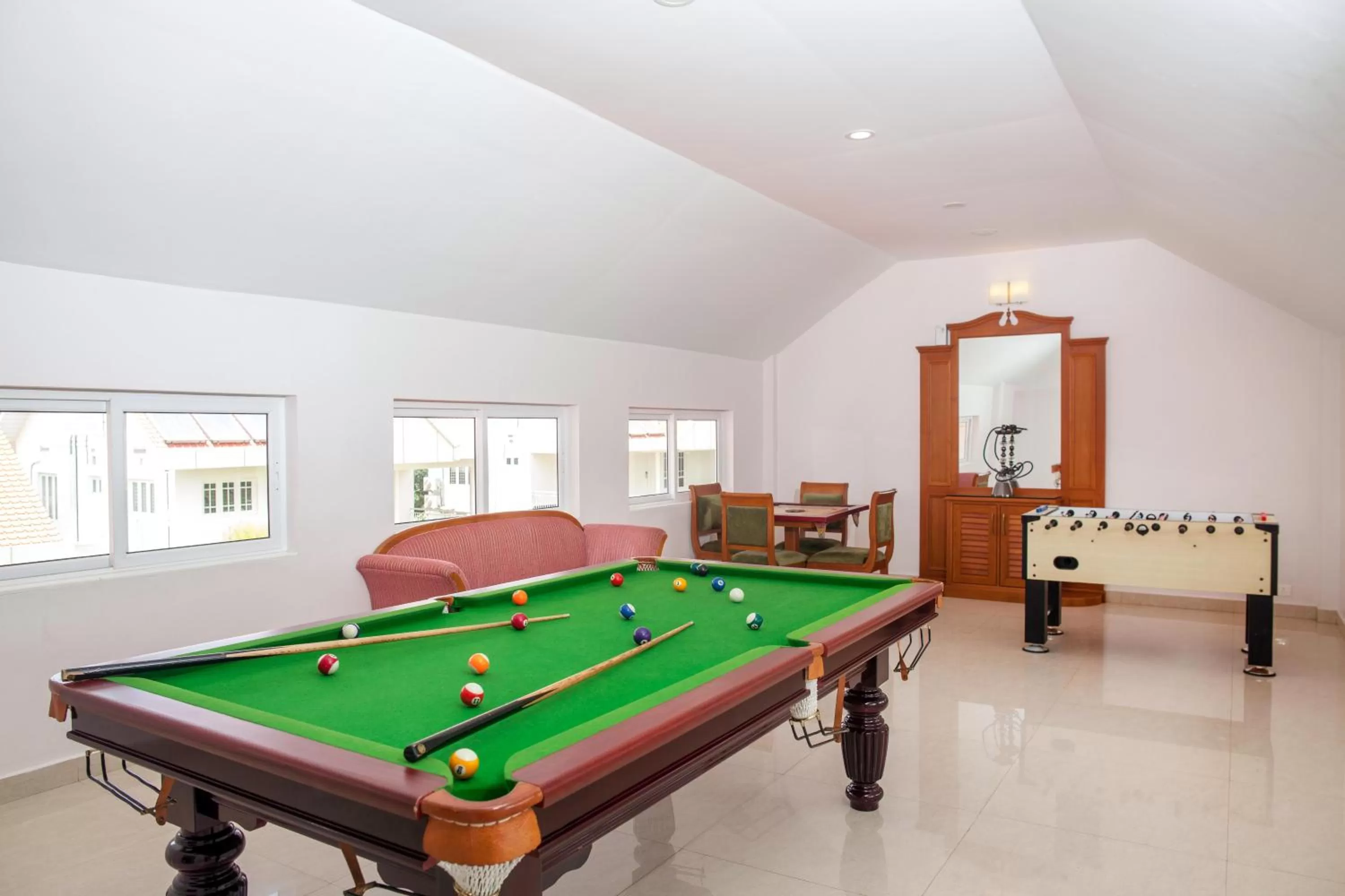 Billiard in The Fog Munnar (Resort & Spa)