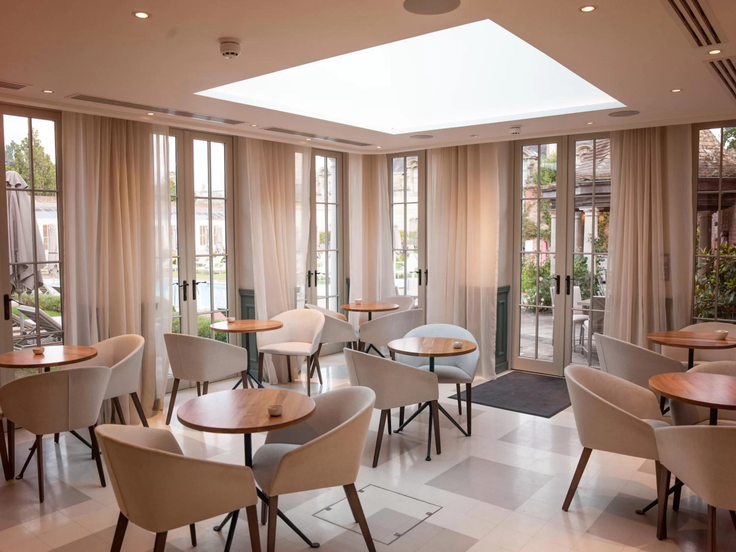 Lounge or bar in Cliveden House - an Iconic Luxury Hotel