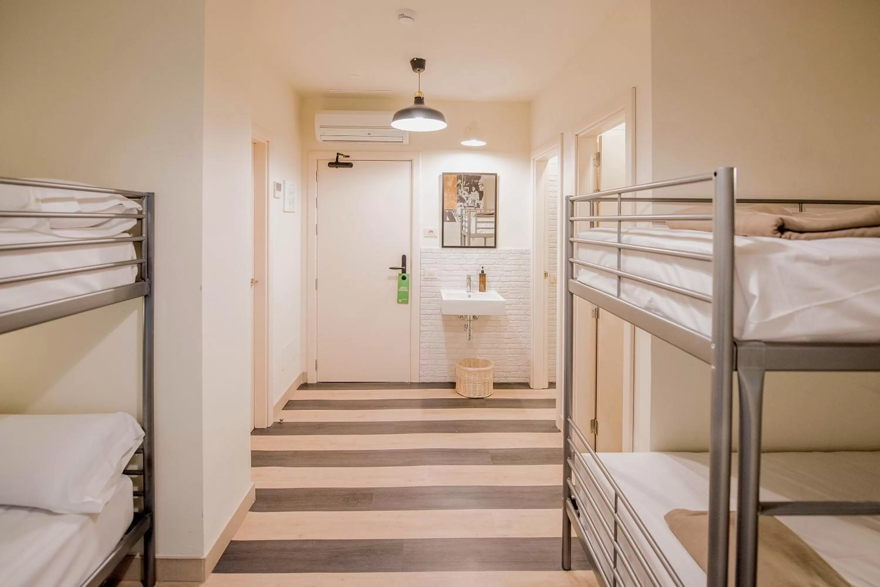 Photo of the whole room, Bed in room Select Sol